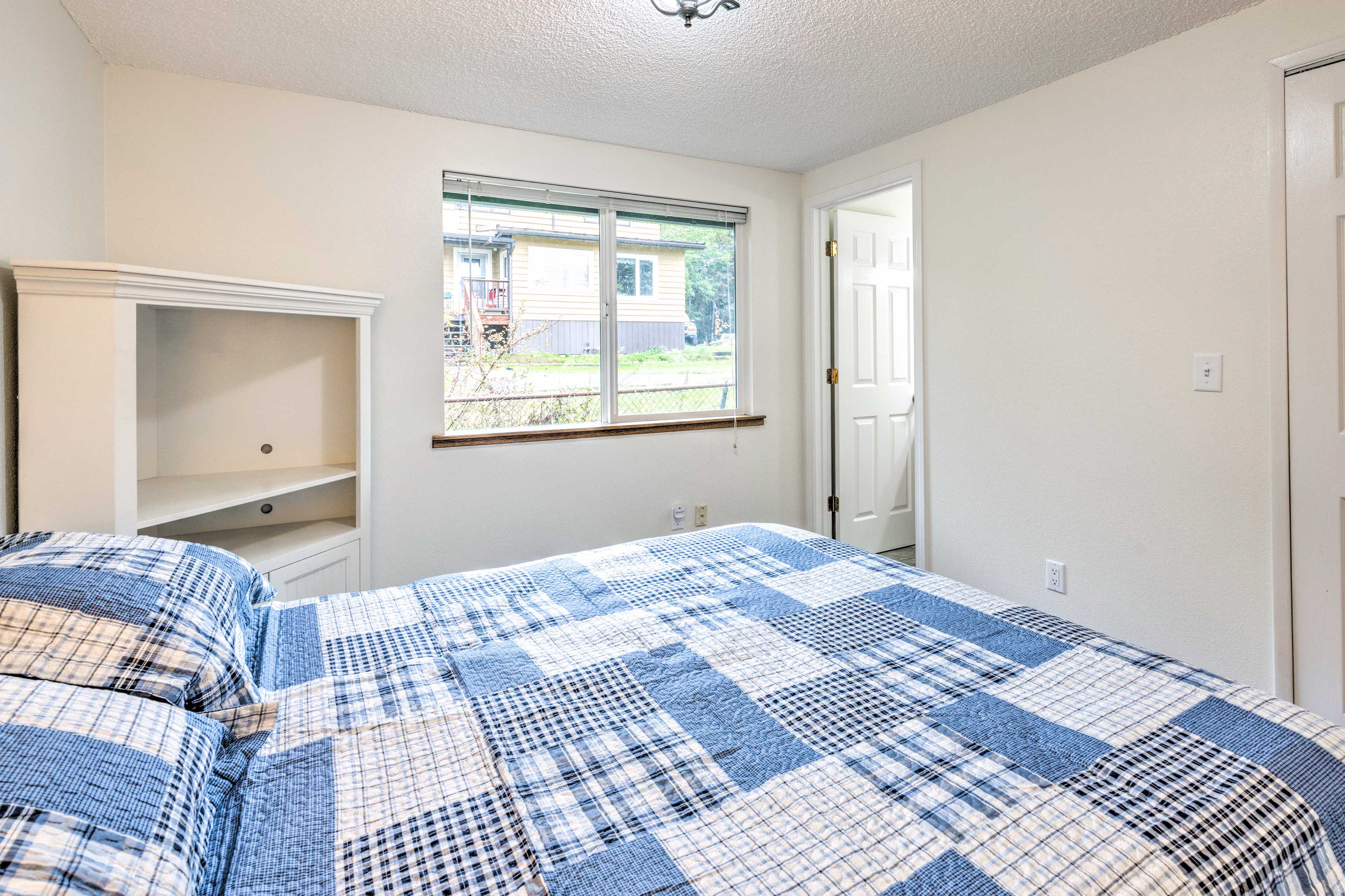 NEW! Walkable Sitka Getaway w/ Community Perks! Evolve