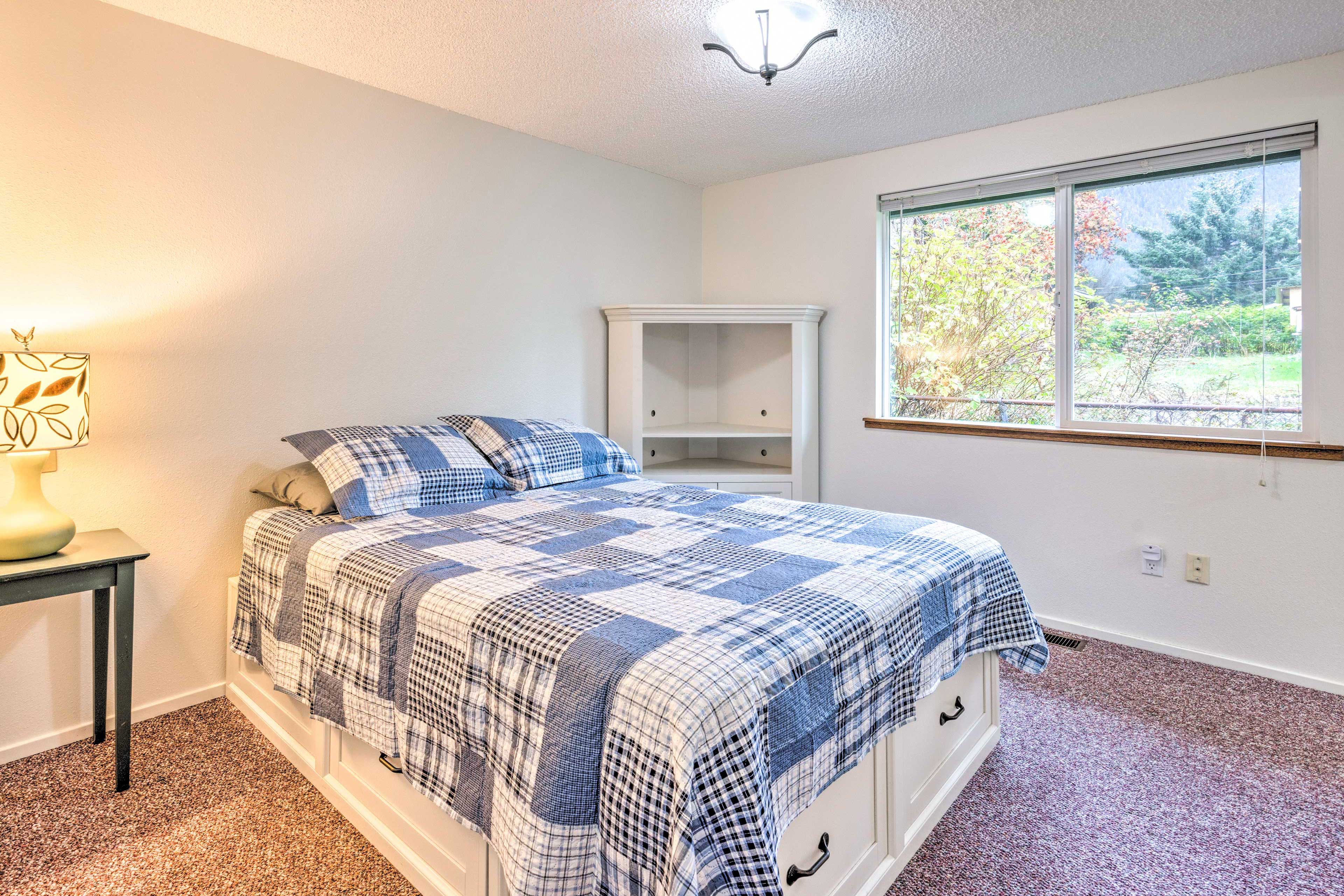 NEW! Walkable Sitka Getaway w/ Community Perks! Evolve