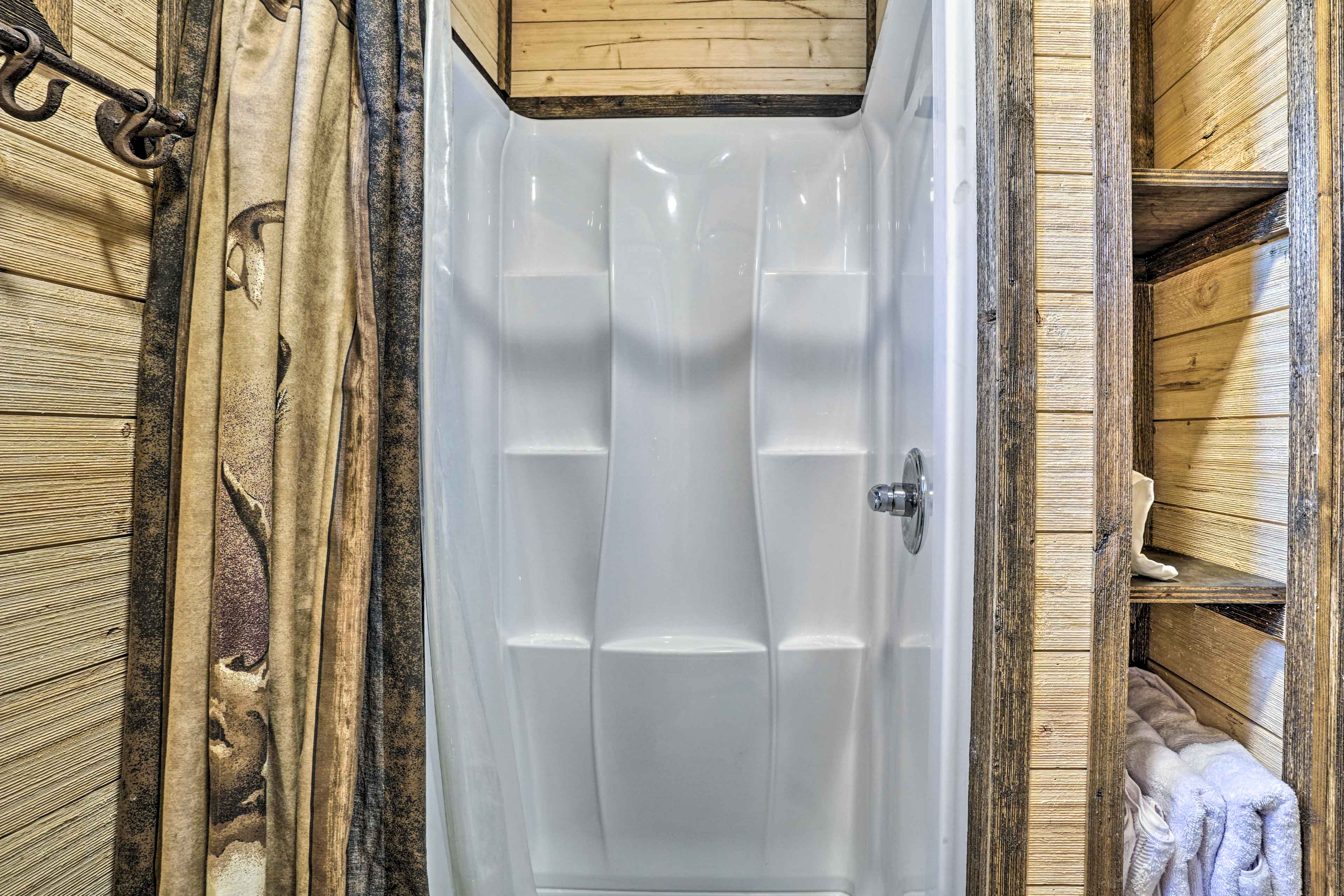 Tiny Home w/ Hot Tub By Mohican State Park! Loudonville, OH Evolve