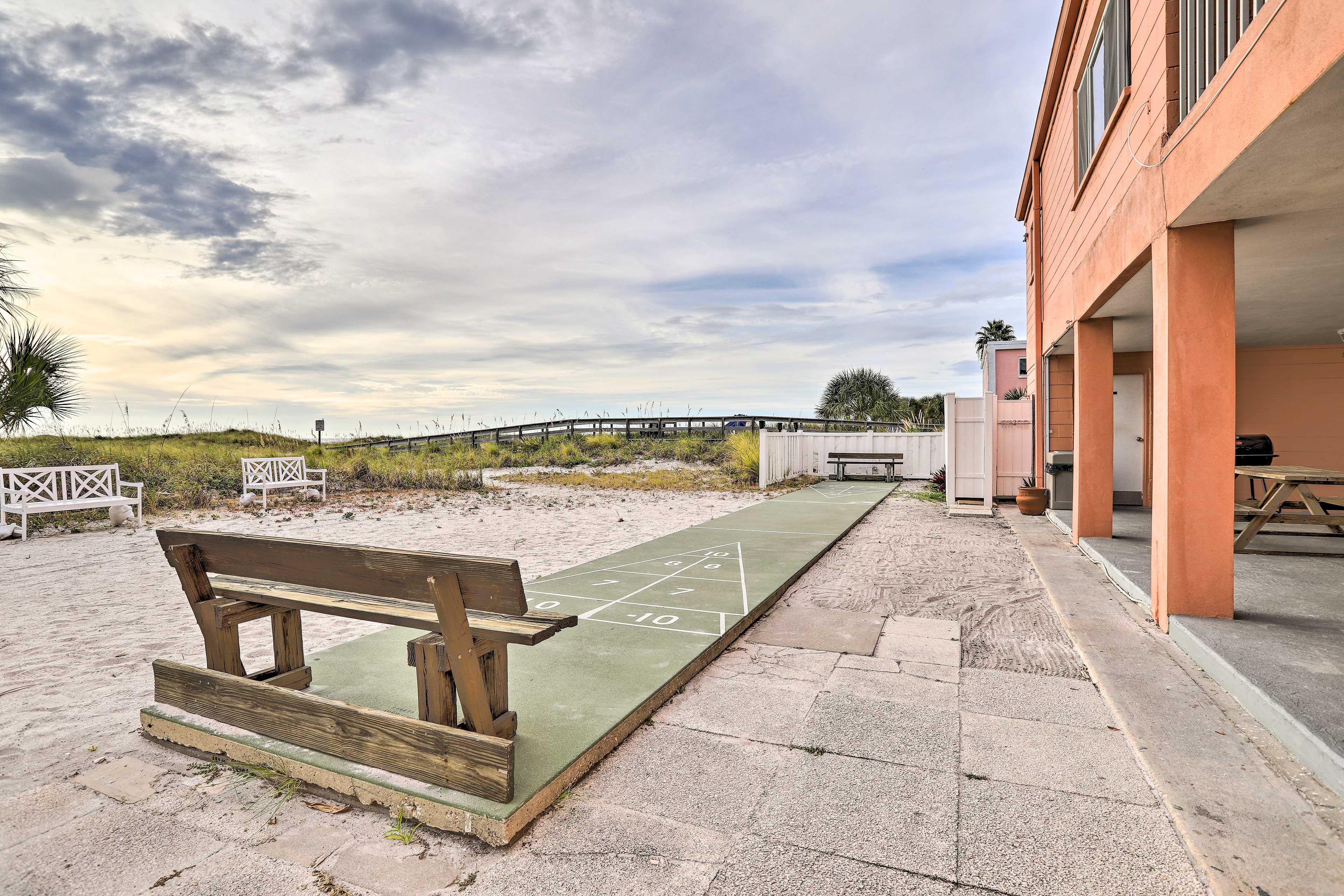 Treasure Island Condo Sunset & Beach Views! Evolve