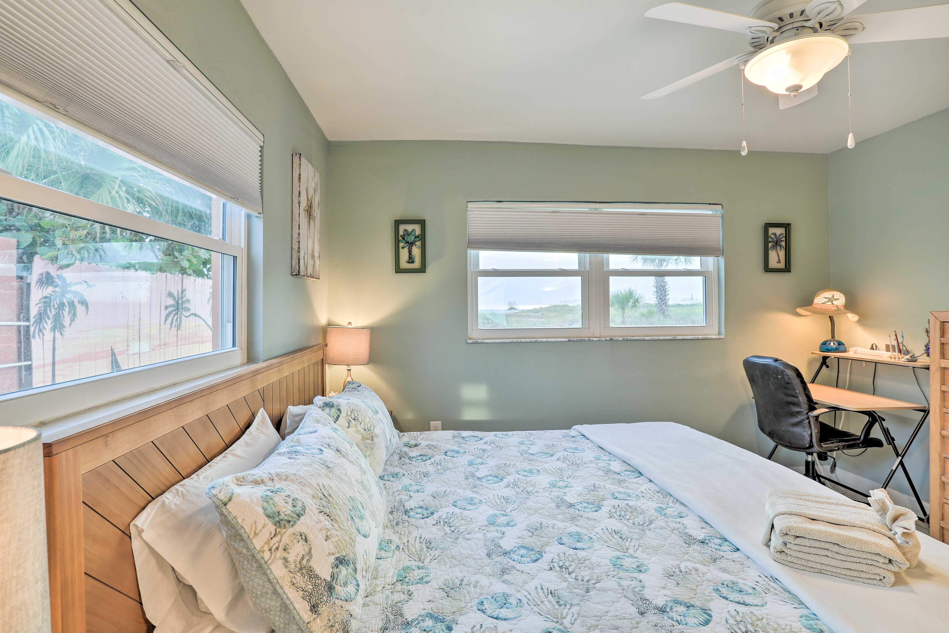 Treasure Island Condo Sunset & Beach Views! Evolve