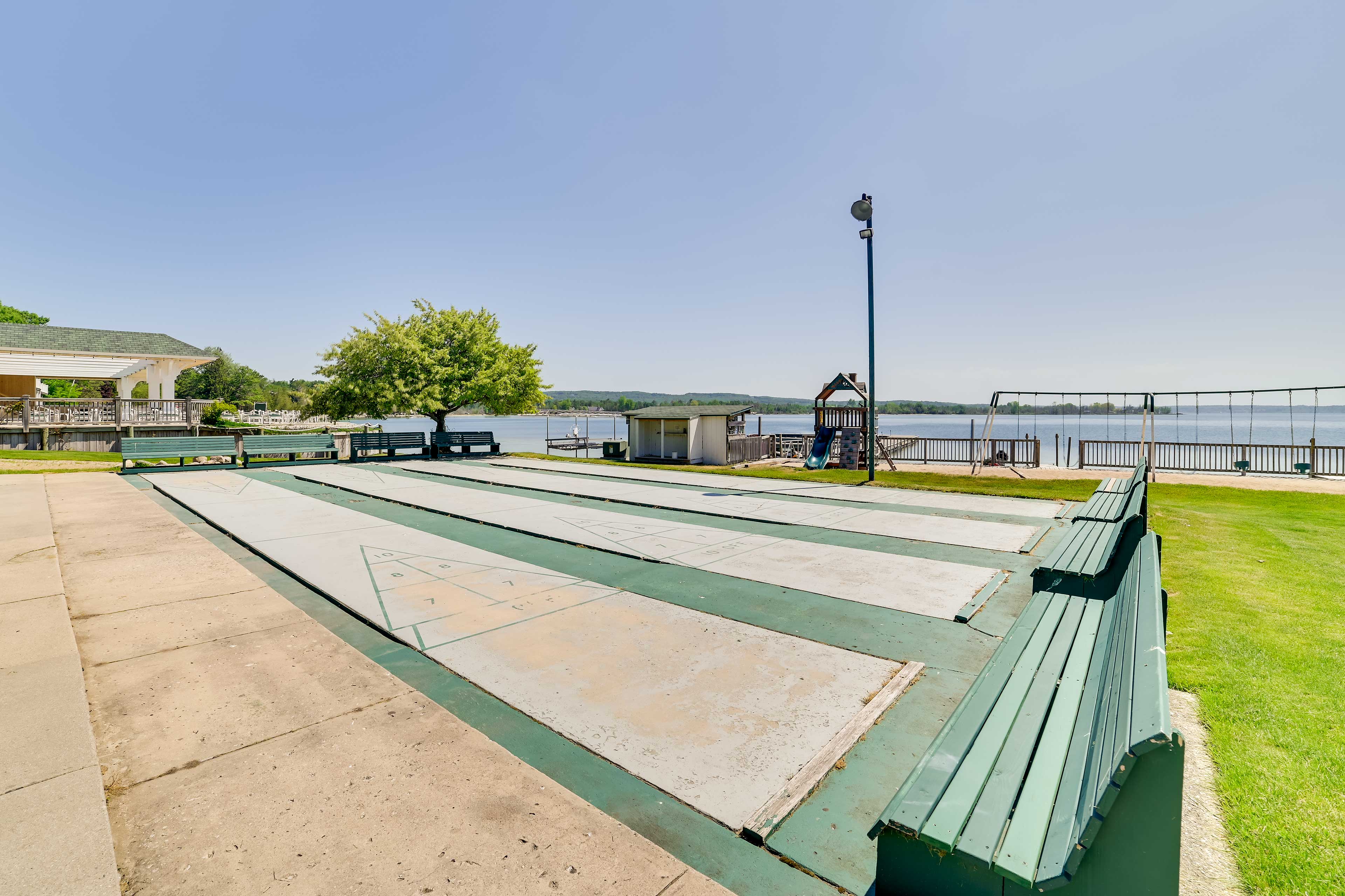 Quaint Onekama Condo Walk to Portage Lake! Evolve