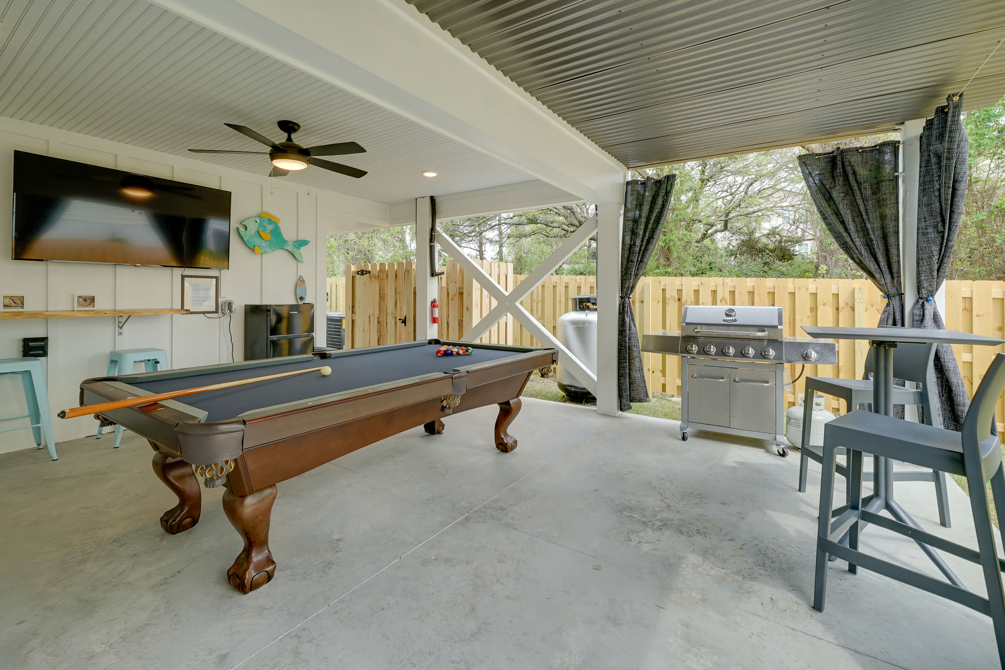Modern Home w/ Rooftop Deck, Walk to Beach! Carolina Beach, NC Evolve