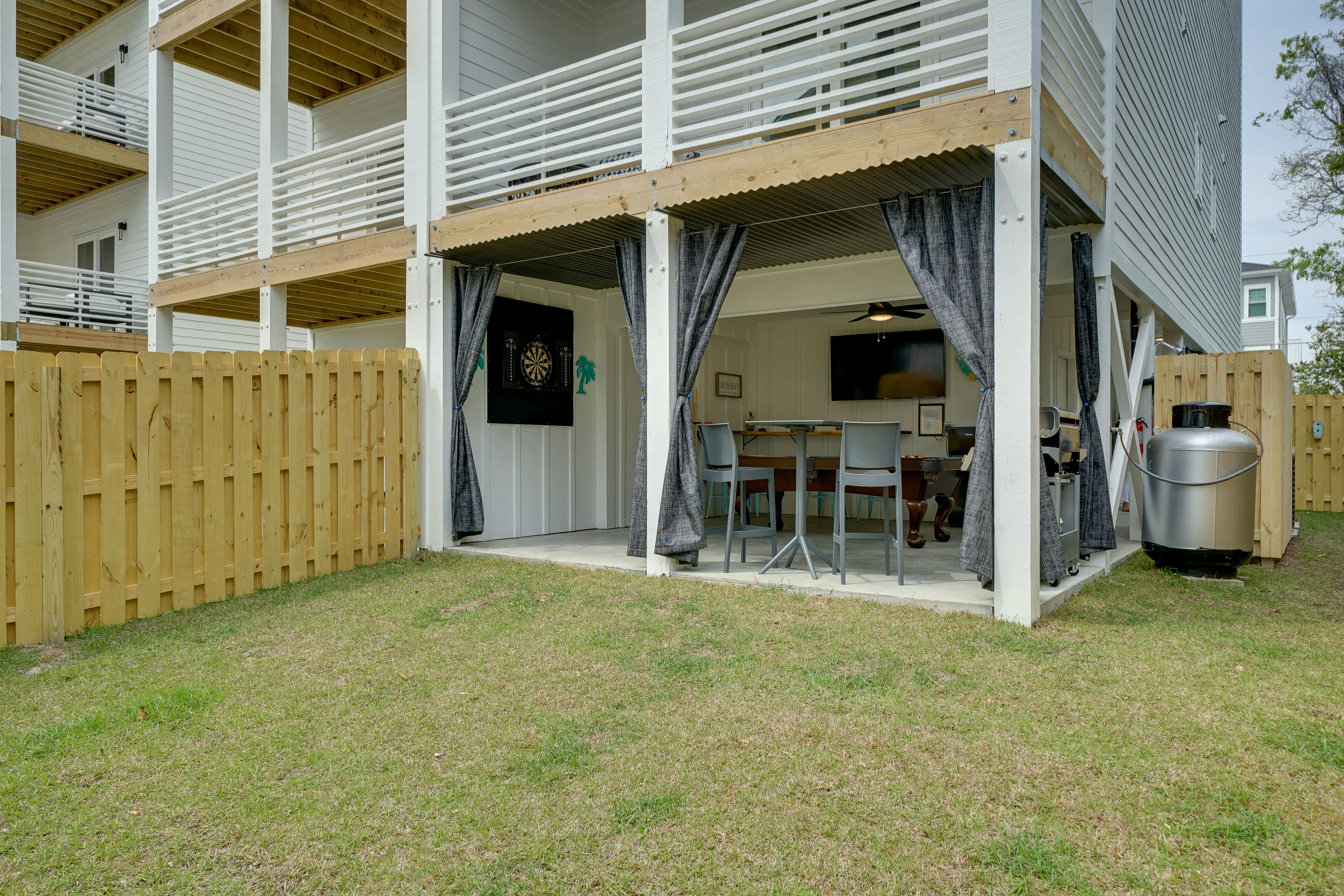 Modern Home w/ Rooftop Deck, Walk to Beach! Carolina Beach, NC Evolve