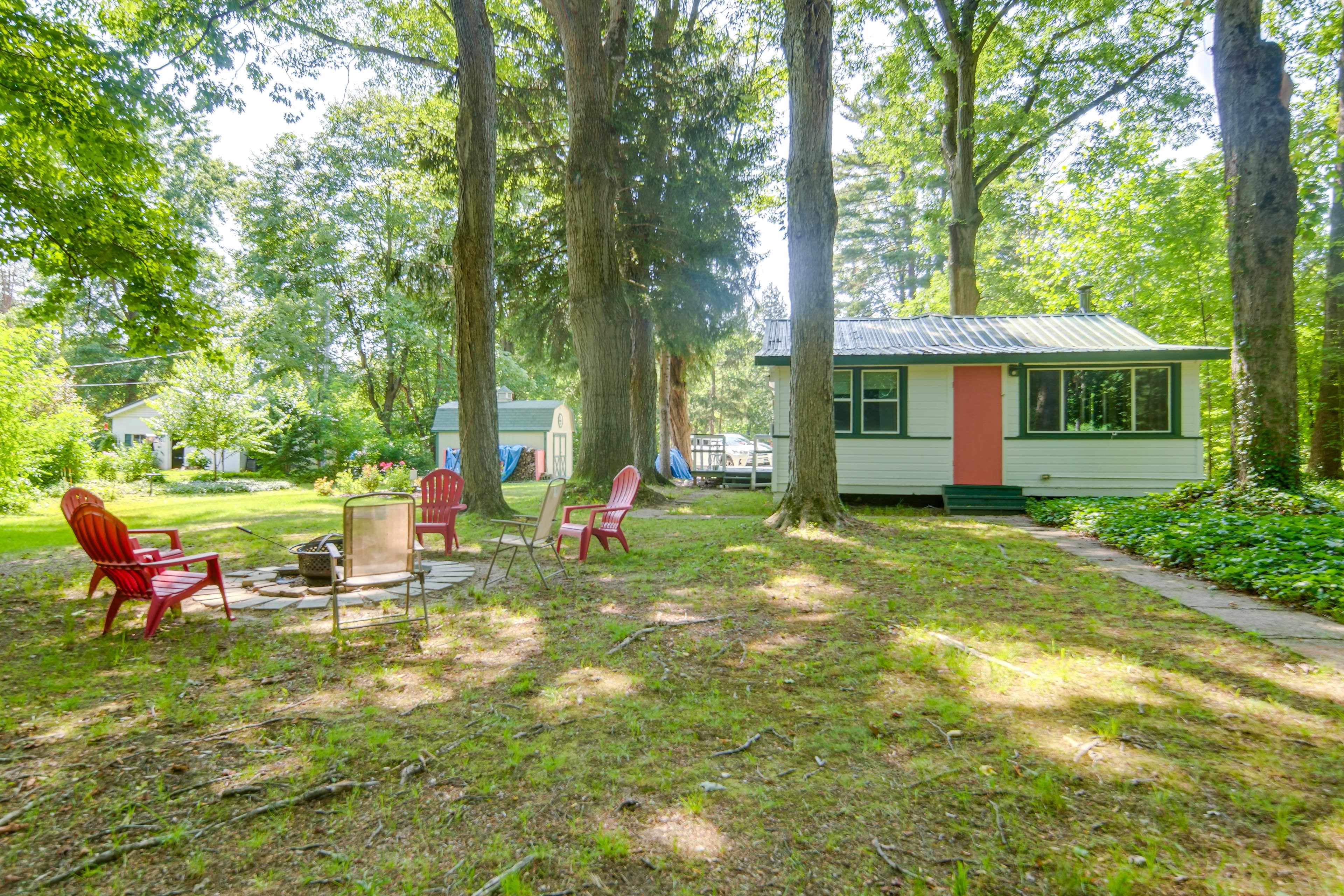 Riverfront Geneva Cottage on Grand River! Austinburg TWP, OH Evolve