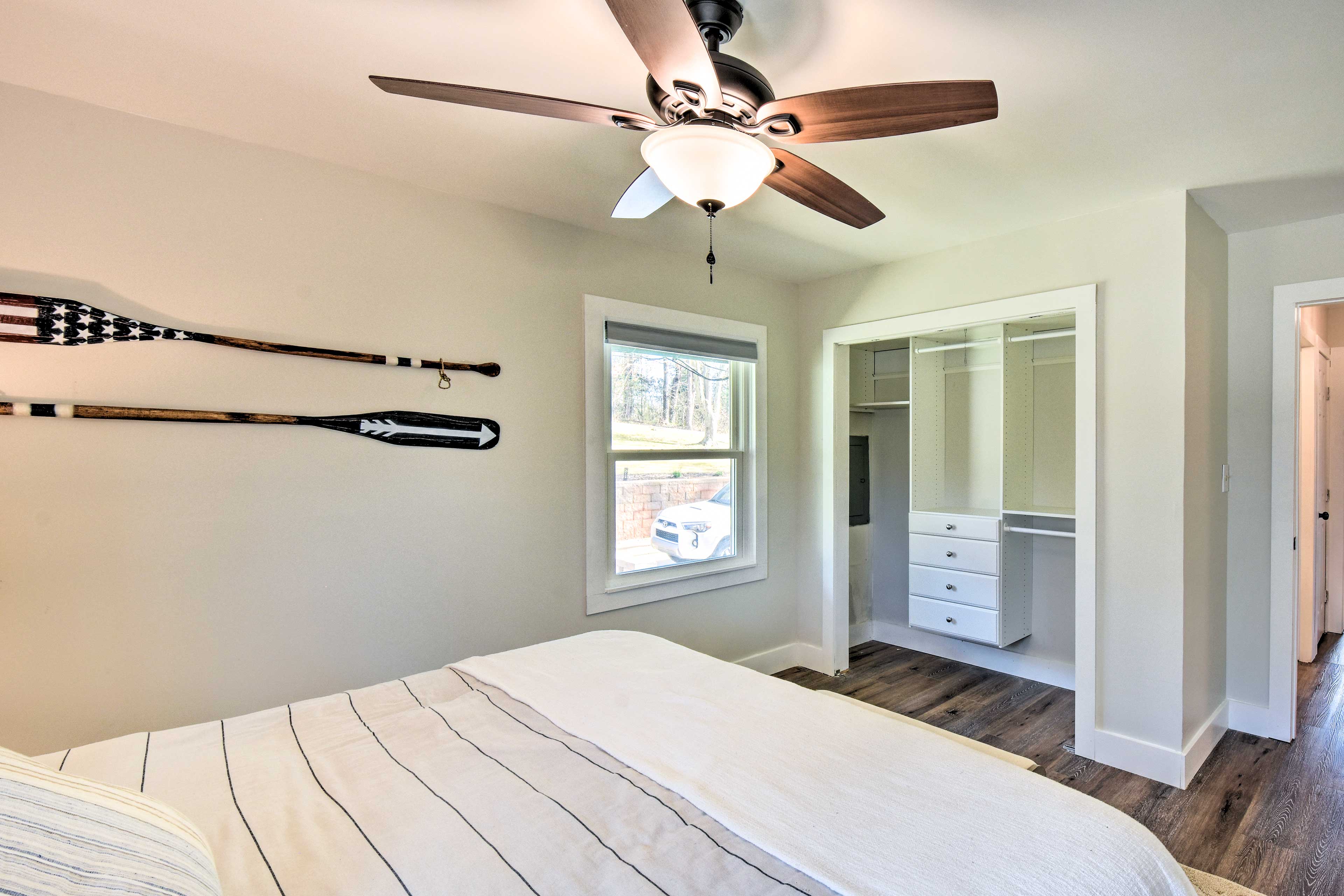 NEW! Townville Lake House w/ Private Dock, Kayaks! Evolve