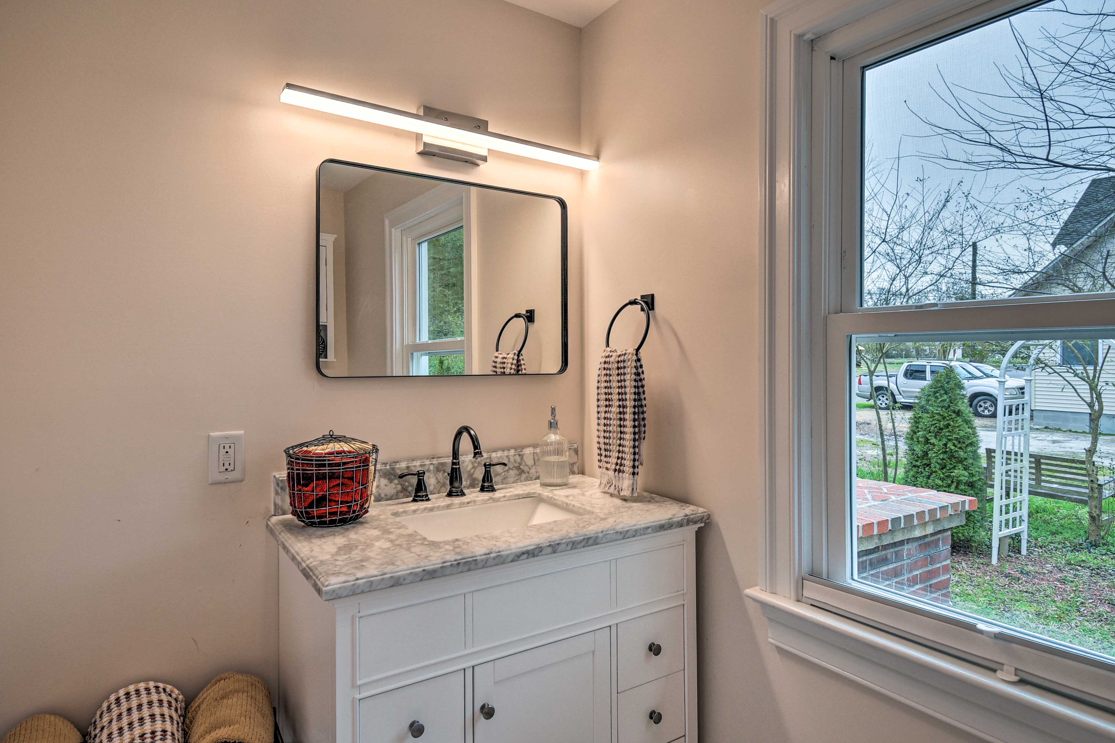 Charming Cape Charles Vacation Rental Home! Evolve