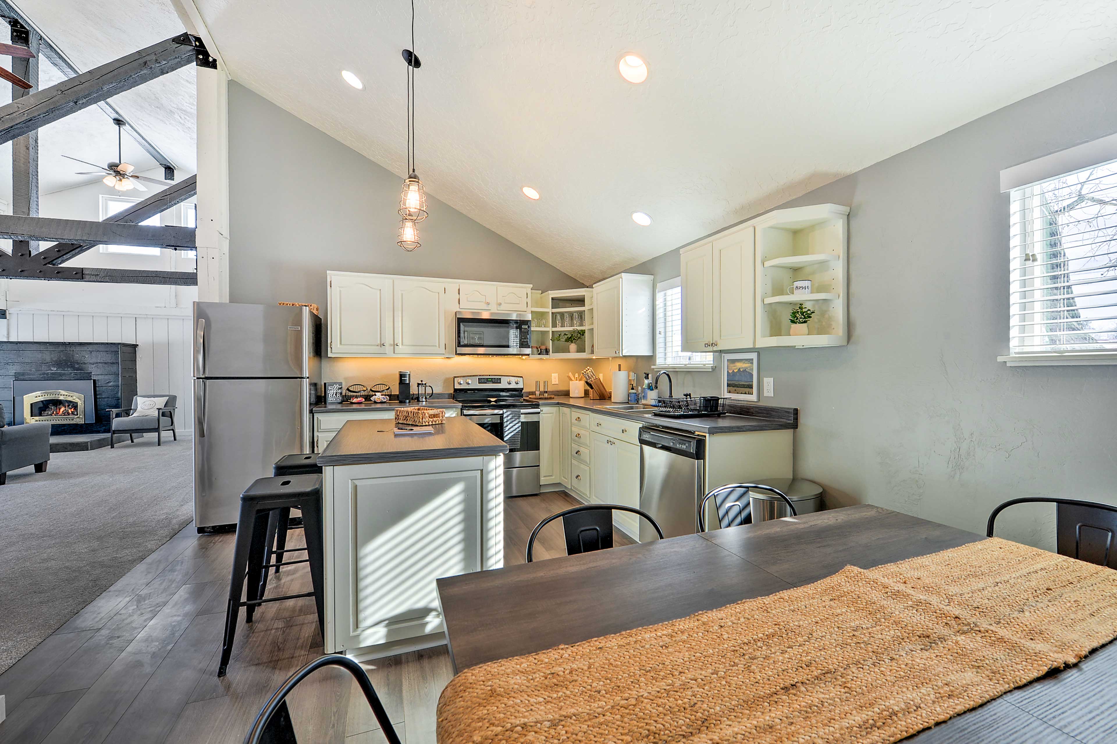 Centrally Located Pinedale Vacation Rental! Evolve