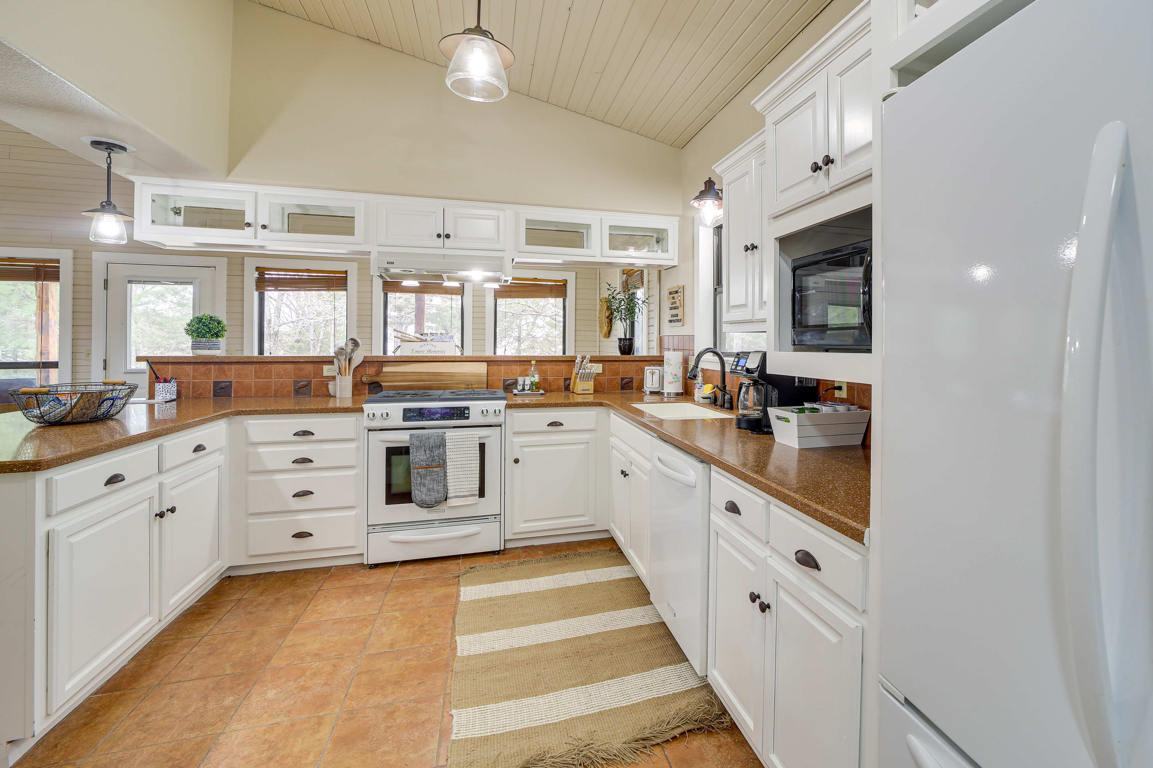 Lakefront Eufaula Vacation Rental w/ Private Dock Evolve