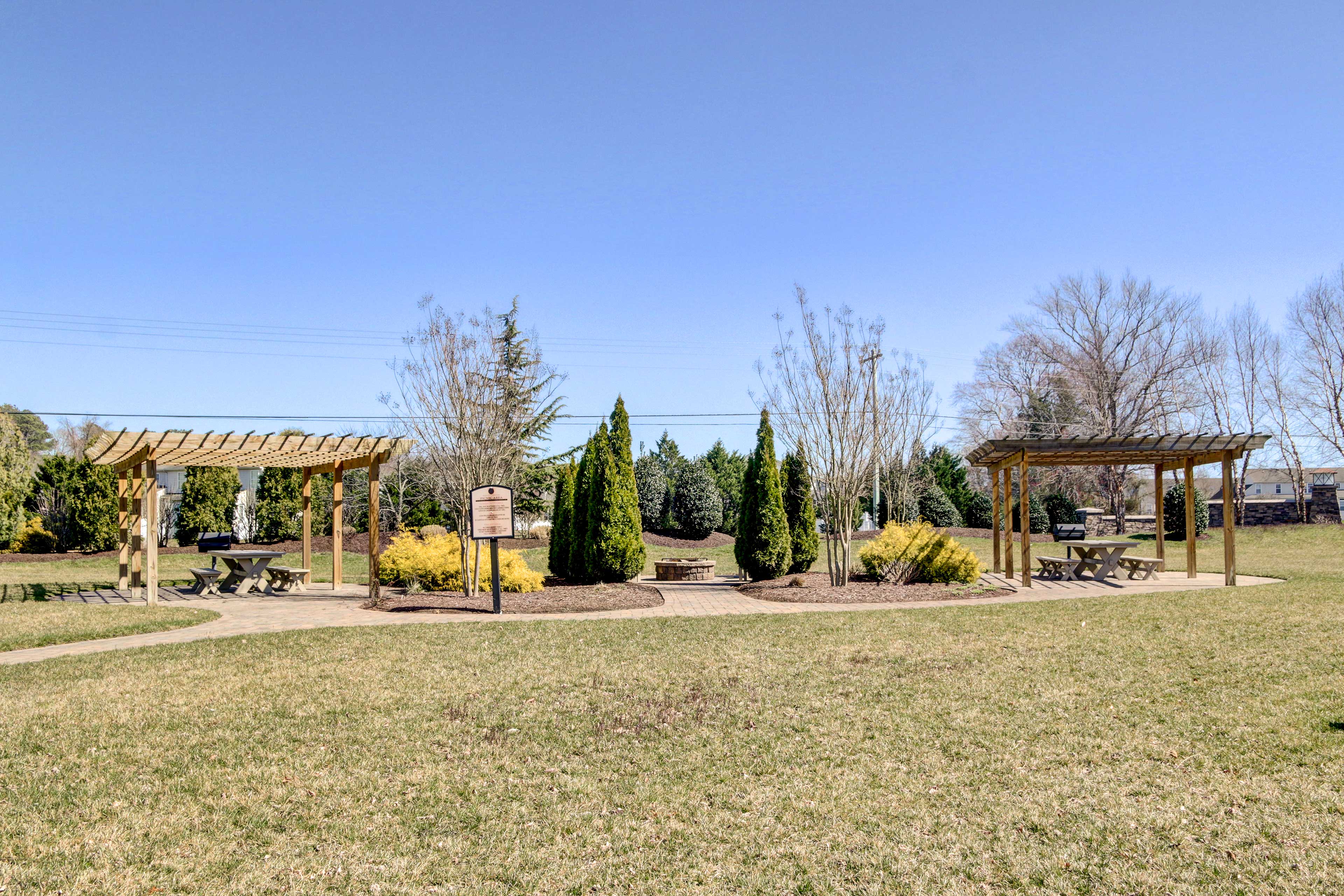 Millville Townhome 4 Mi Shuttle Ride to Beach! Evolve