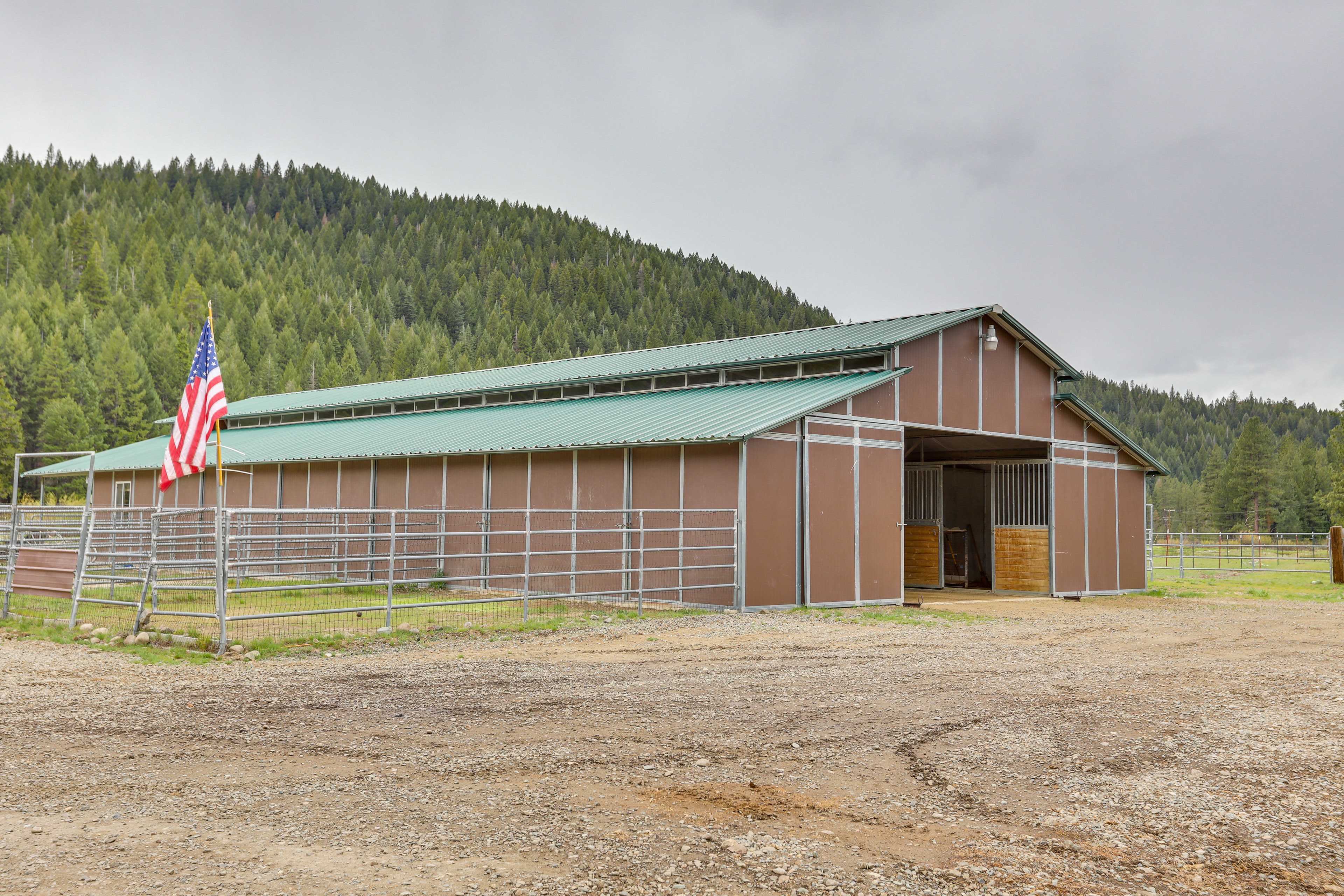 Private Guest Ranch w/ WorldClass Fishing! Cromberg, CA Evolve