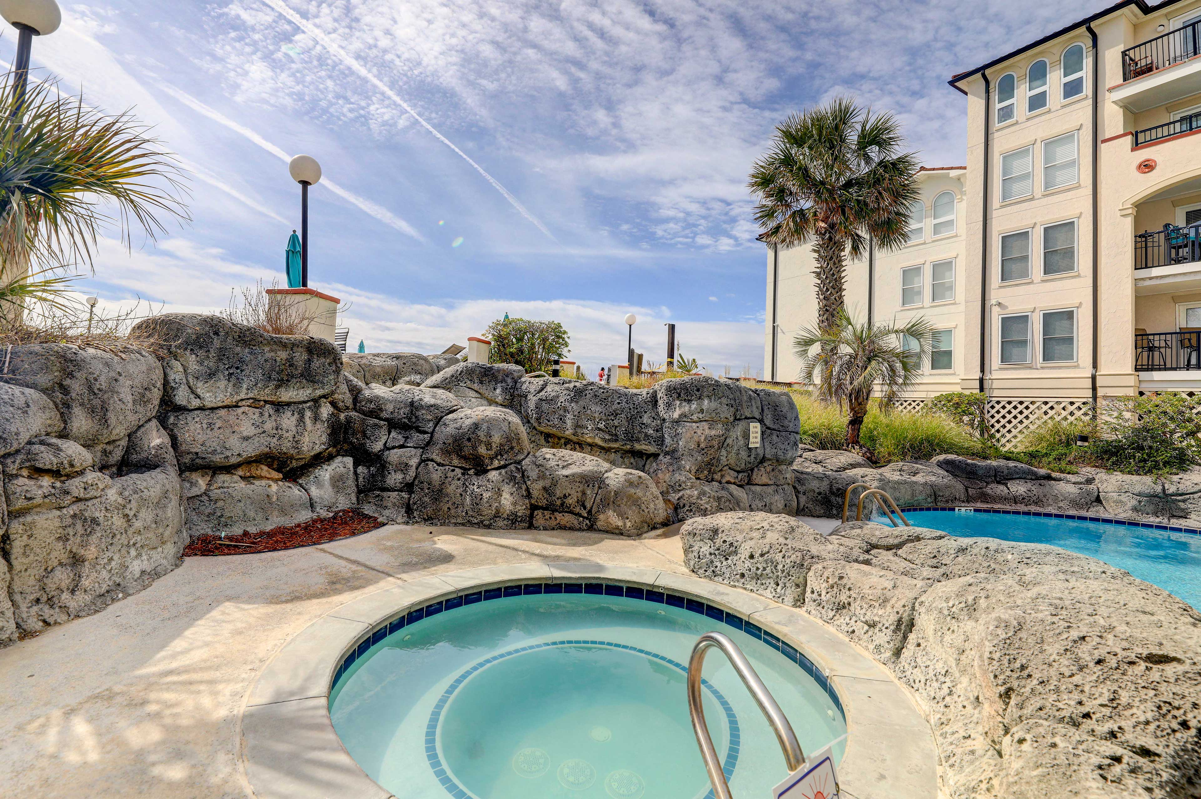 Villa Capriani Condo w/ Direct Beach Access! North Topsail Beach, NC