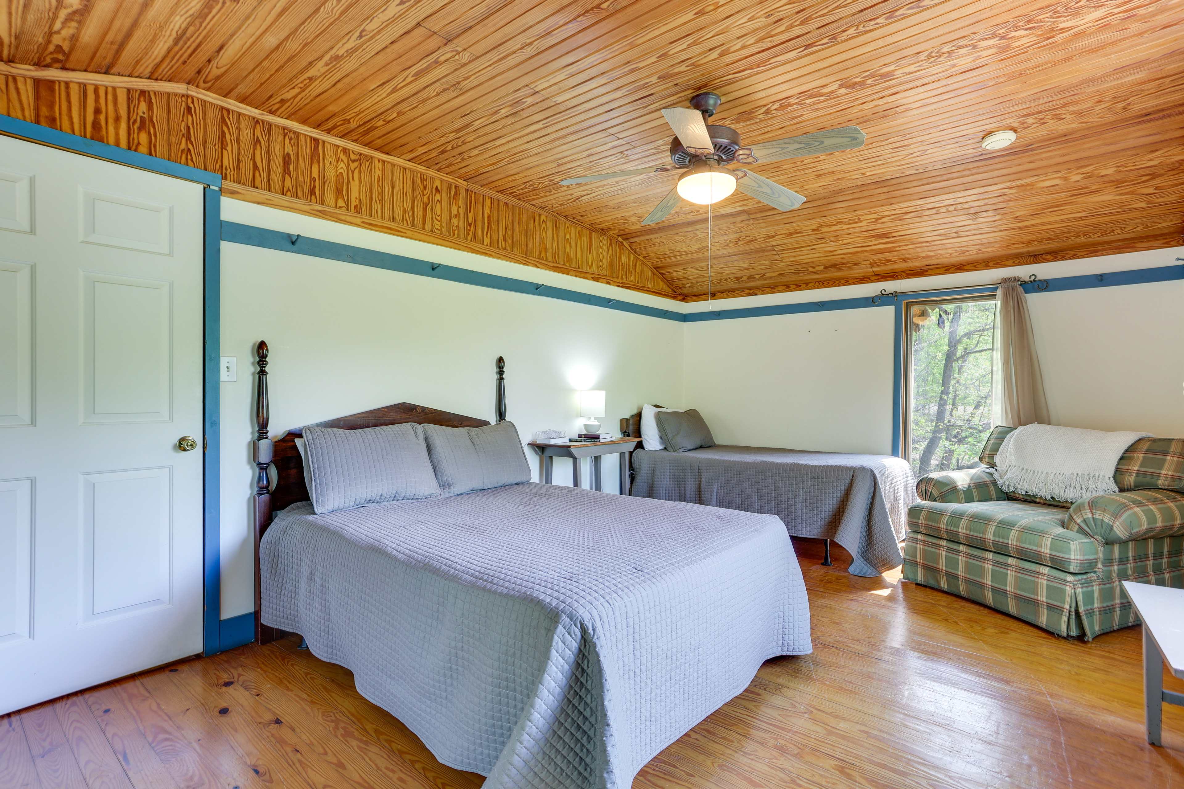 Idyllic Southern Indiana Cabin Near Patoka Lake! Taswell, IN Evolve