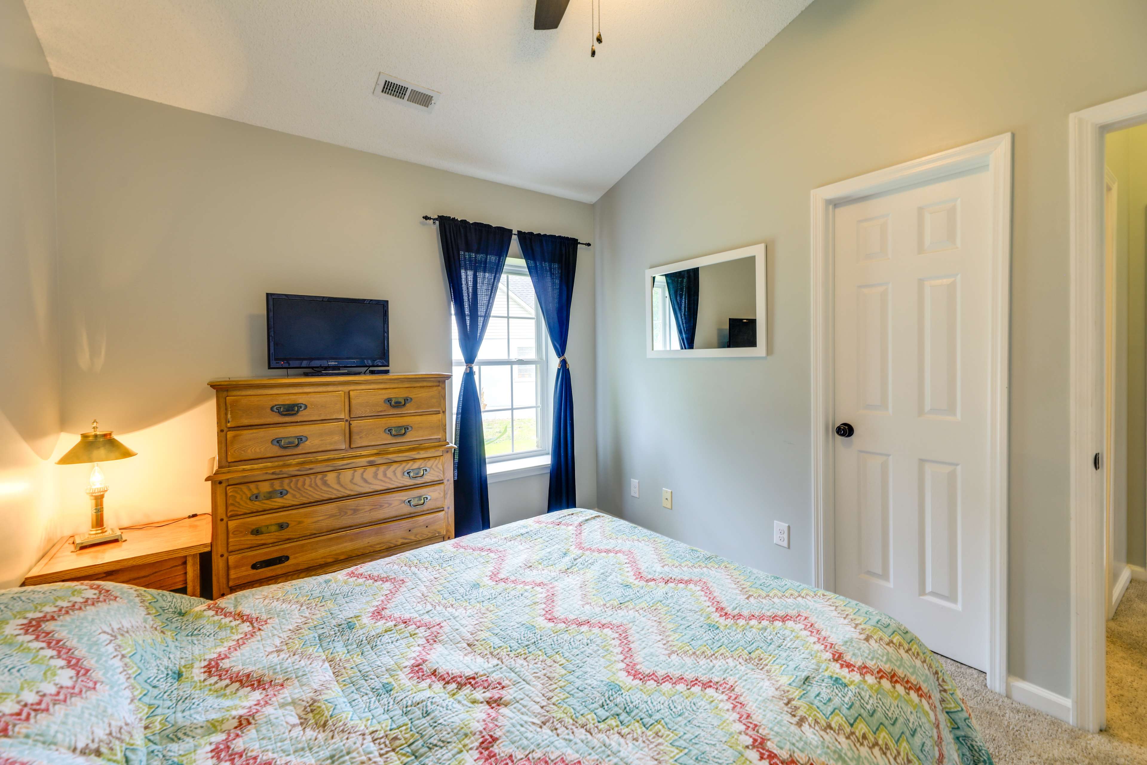 Swansboro Vacation Rental, 4 Mi to Hammocks Beach!