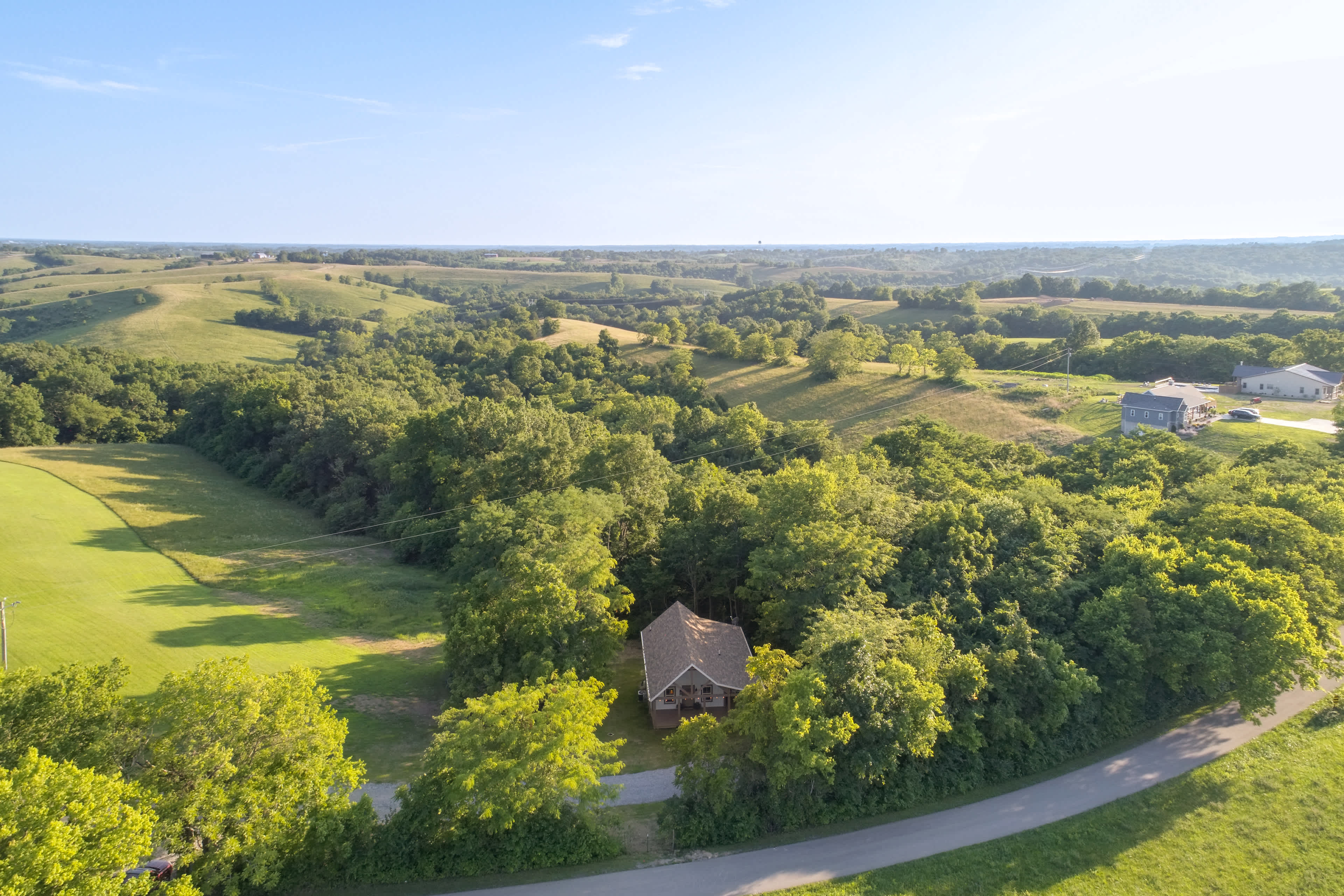 Serene Kentucky Cabin w/ Fireplace + Fire Pit! Williamstown, KY Evolve