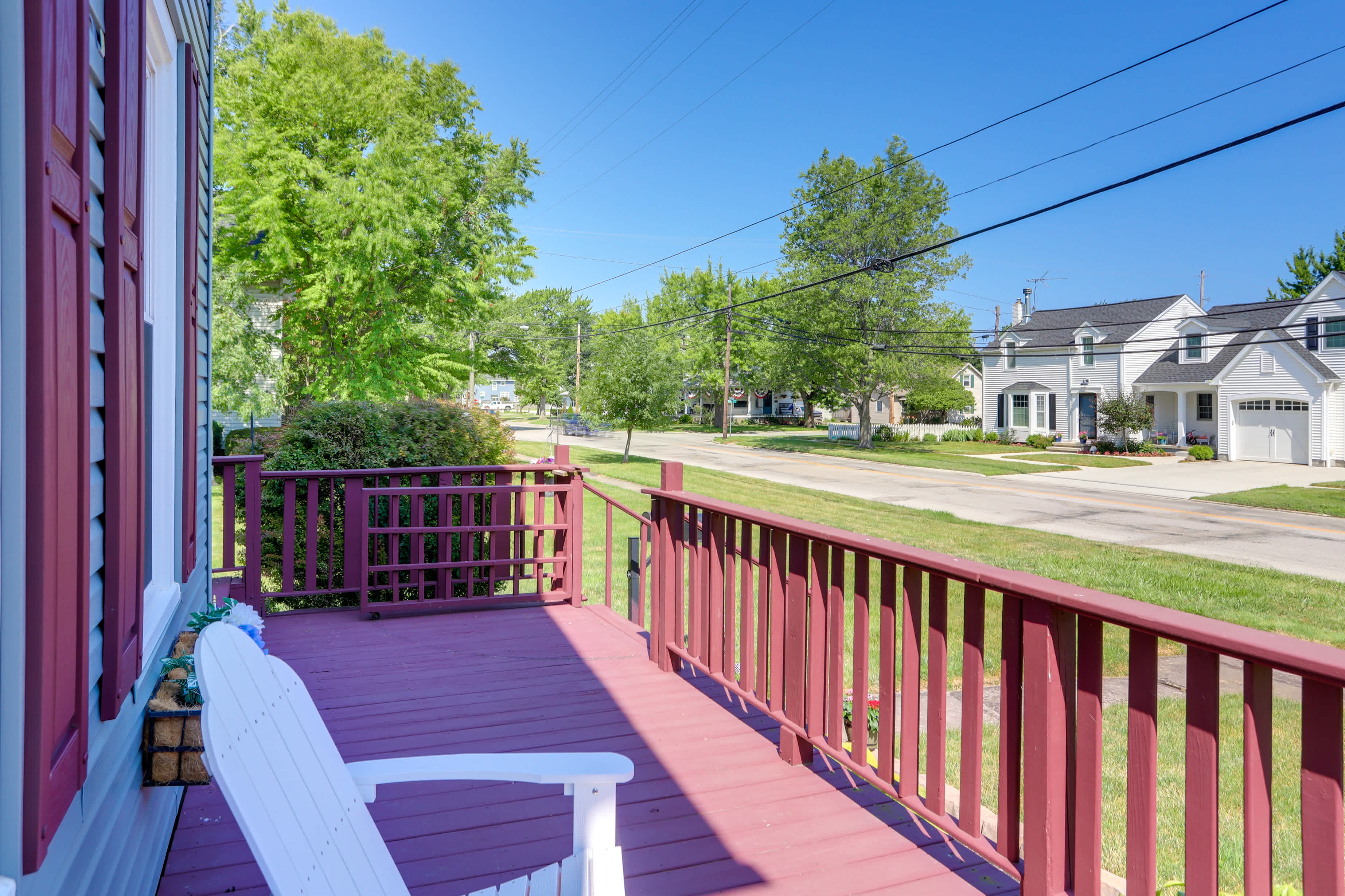 Vermilion Home Walk to Main Street Beach! Evolve