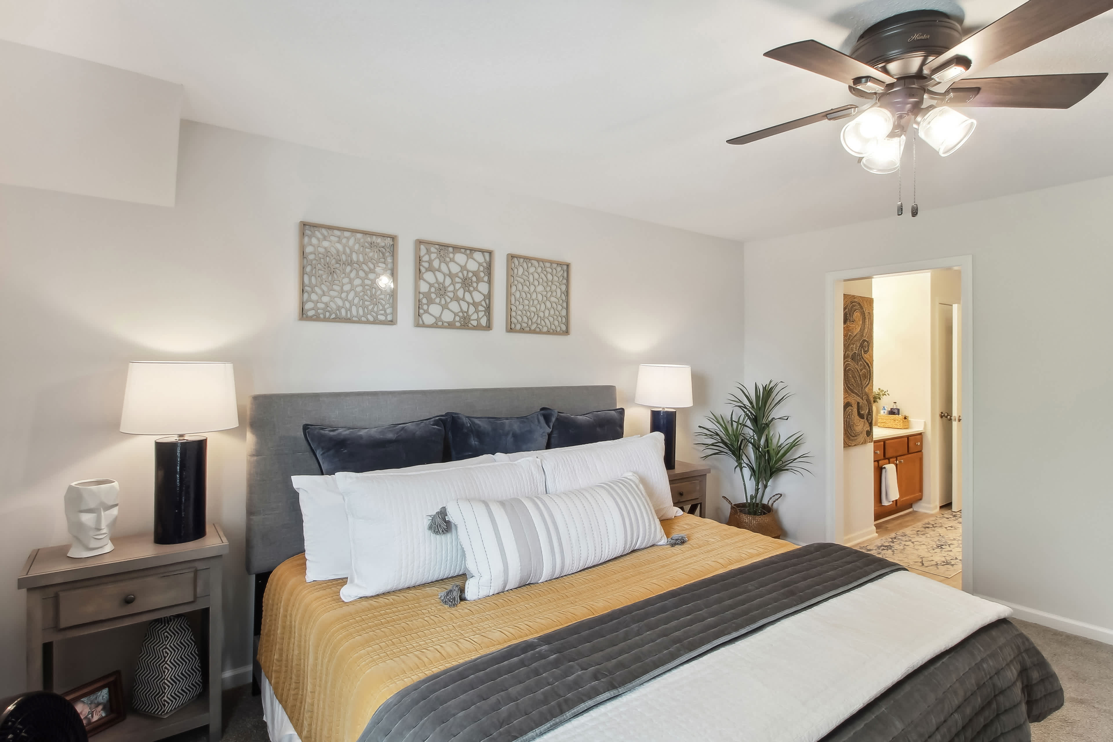 Overland Park Condo, Close to Lakes & Parks! Evolve