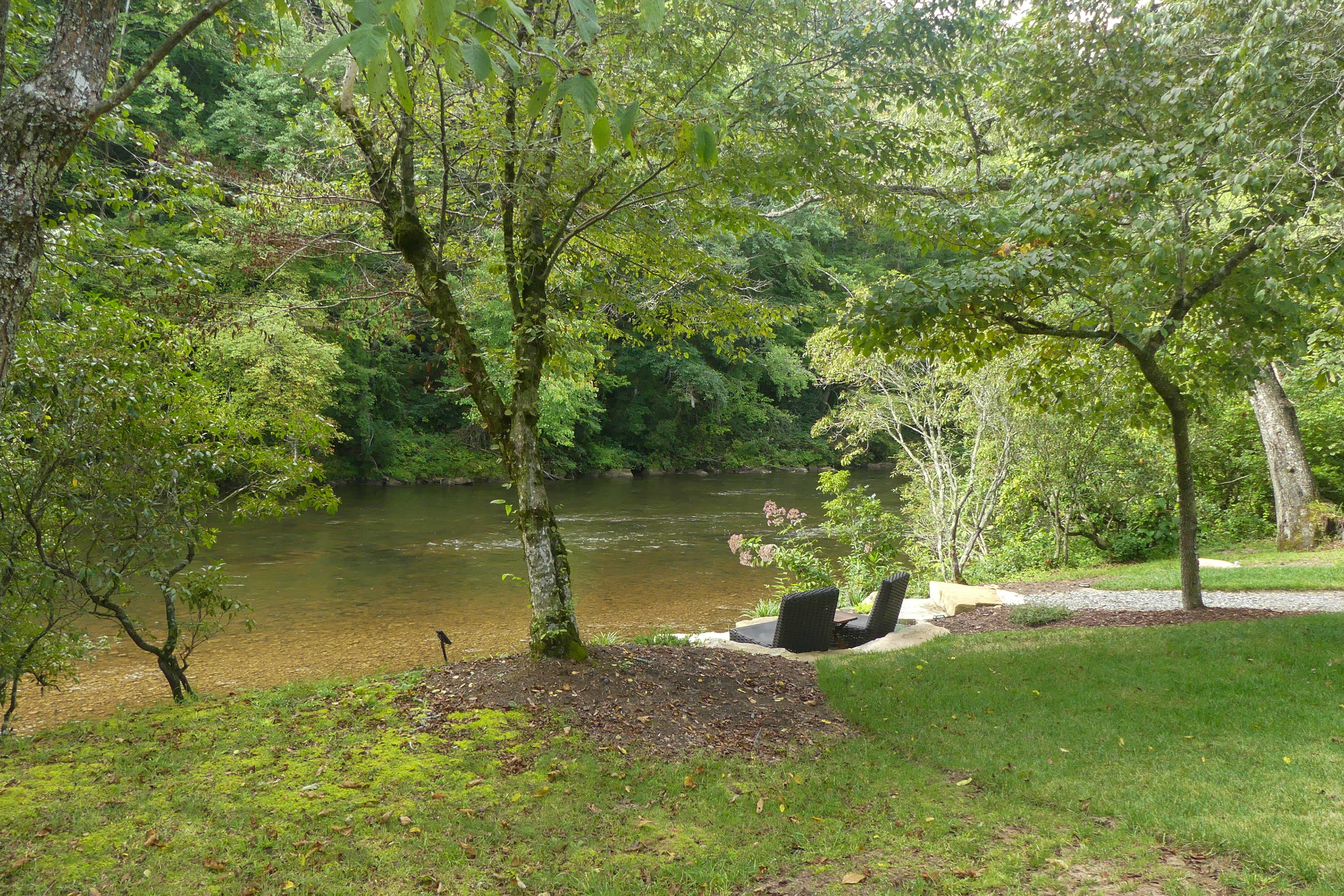 Riverfront Cullowhee Home w/ Mountain Views Evolve