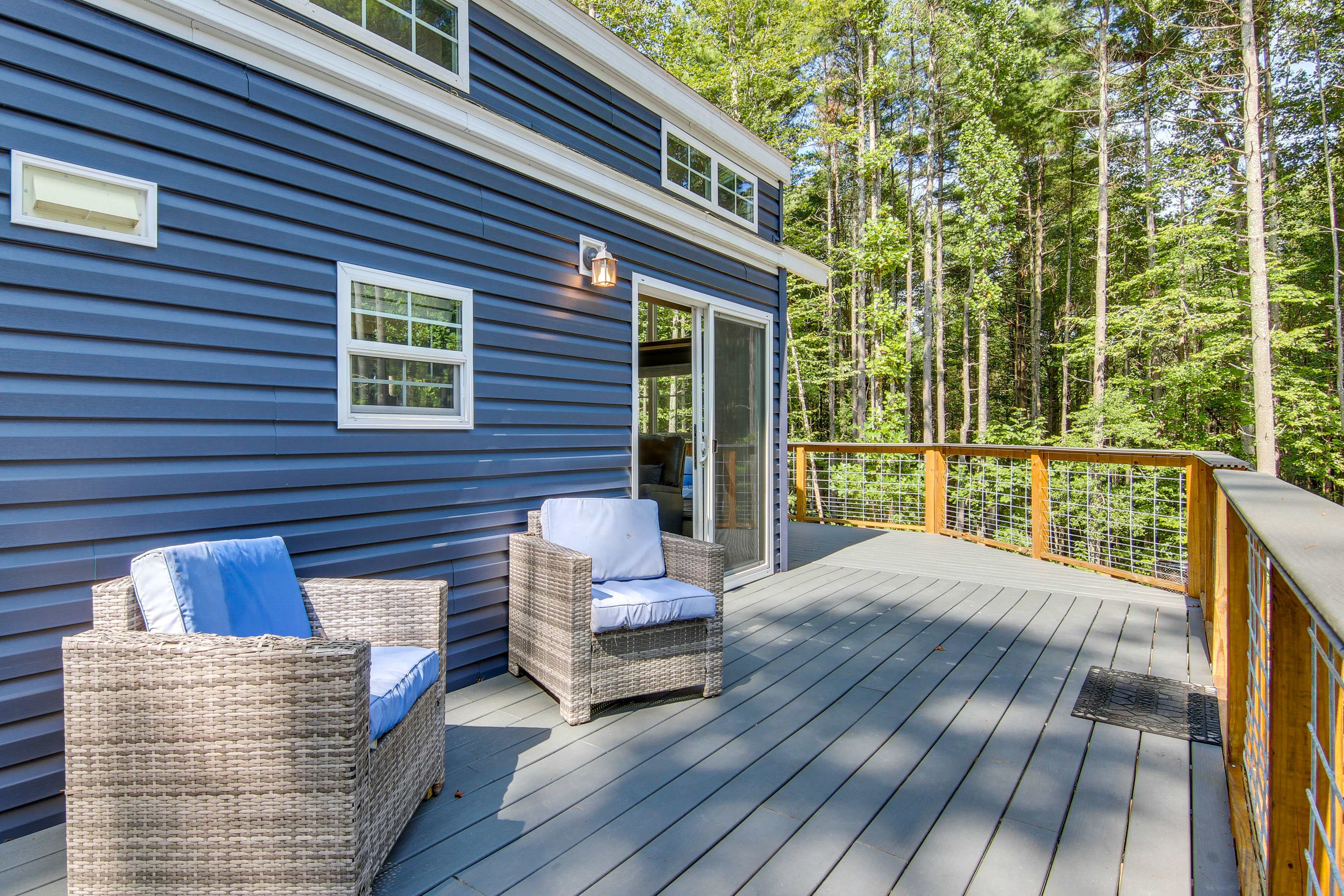 TreeLined Penrose Cabin 6 Mi to DuPont Forest! Evolve