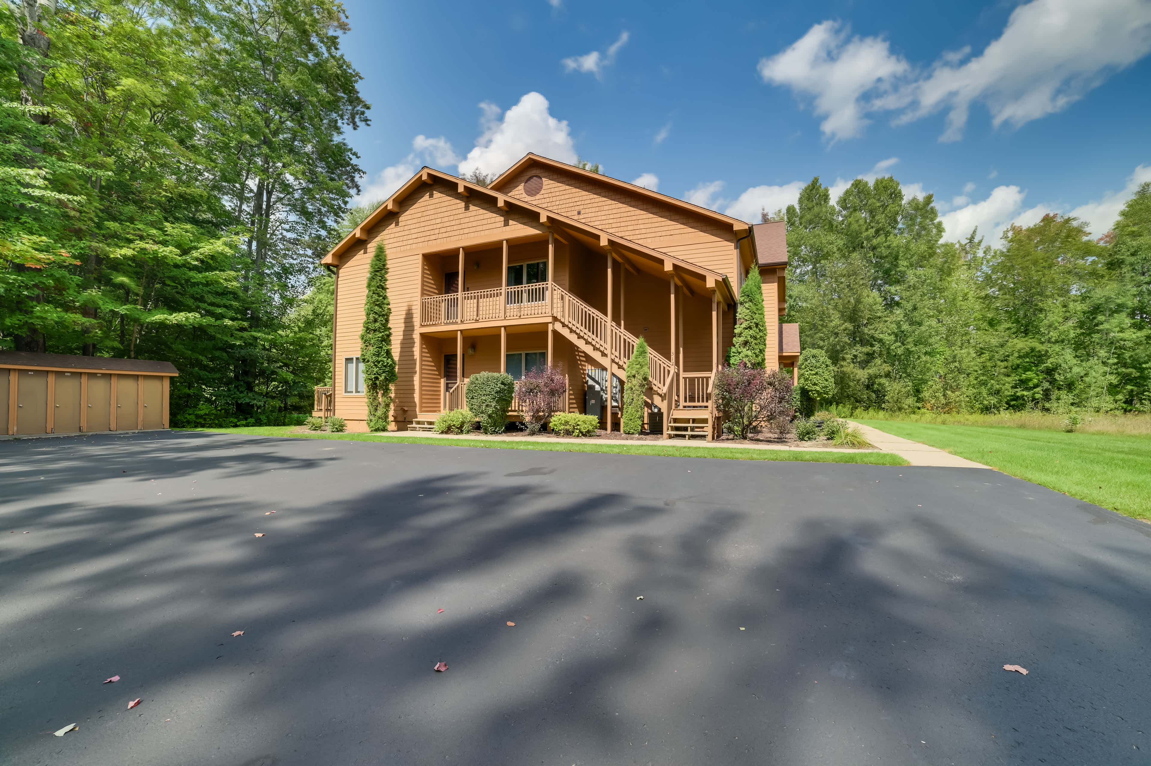 Modern Bellaire Condo Pool Access, Near Skiing! Evolve