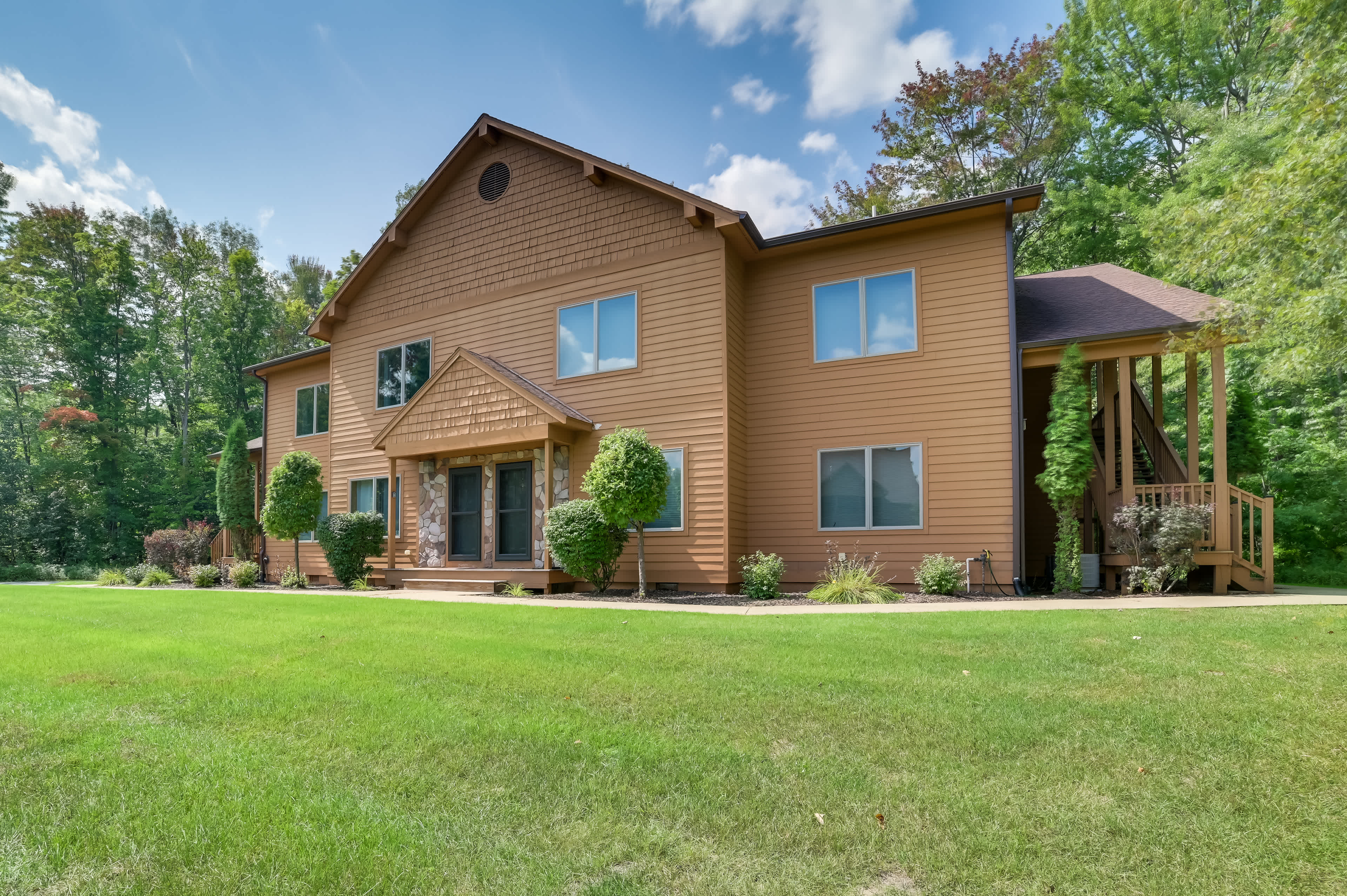 Modern Bellaire Condo Pool Access, Near Skiing! Evolve