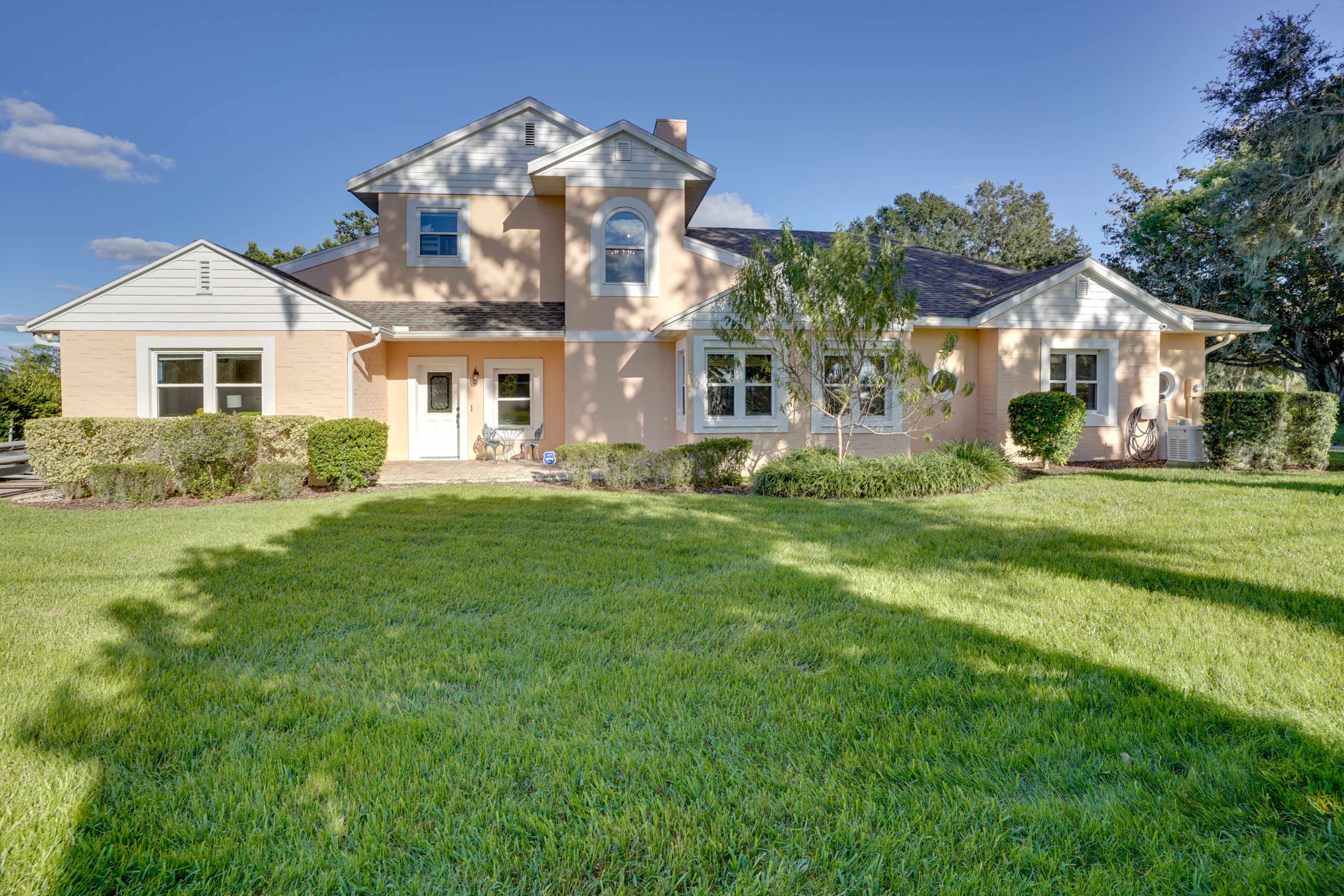 Lakefront Winter Haven Retreat Hot Tub & Patio! Evolve