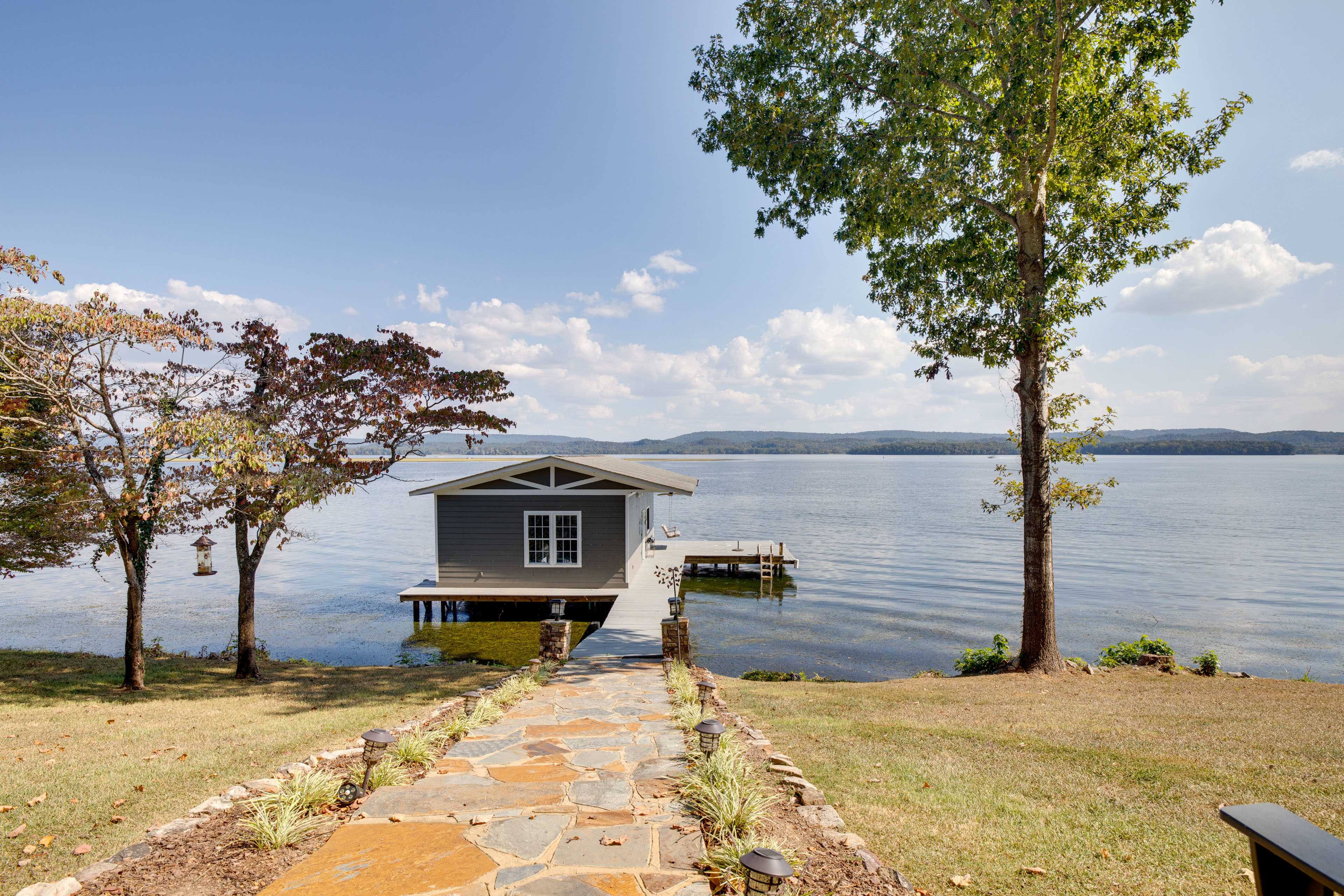 Scottsboro Vacation Rental on Guntersville Lake! Evolve