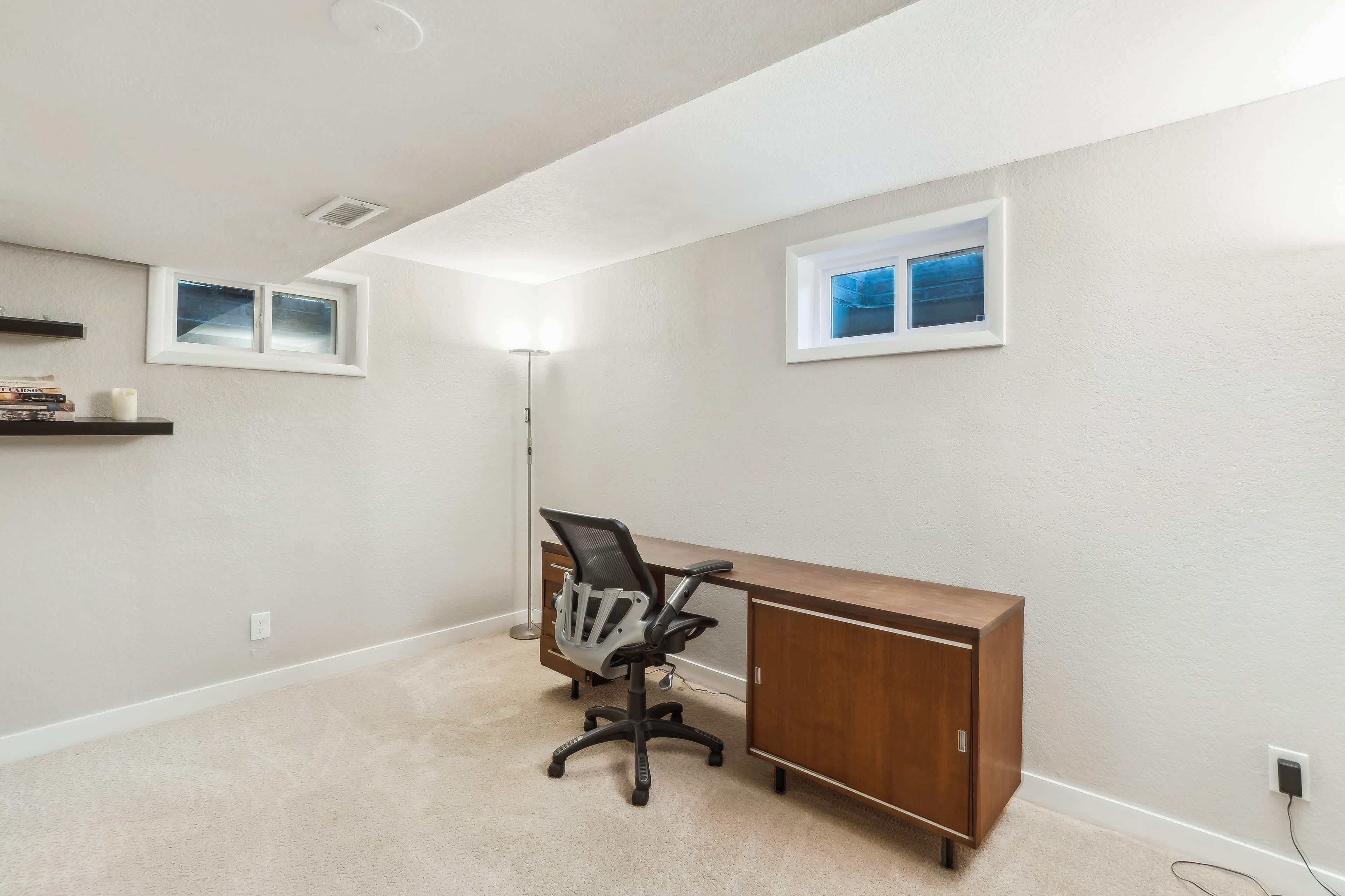 Lovely Centennial Home 1 Mi to SouthGlenn Mall! Evolve