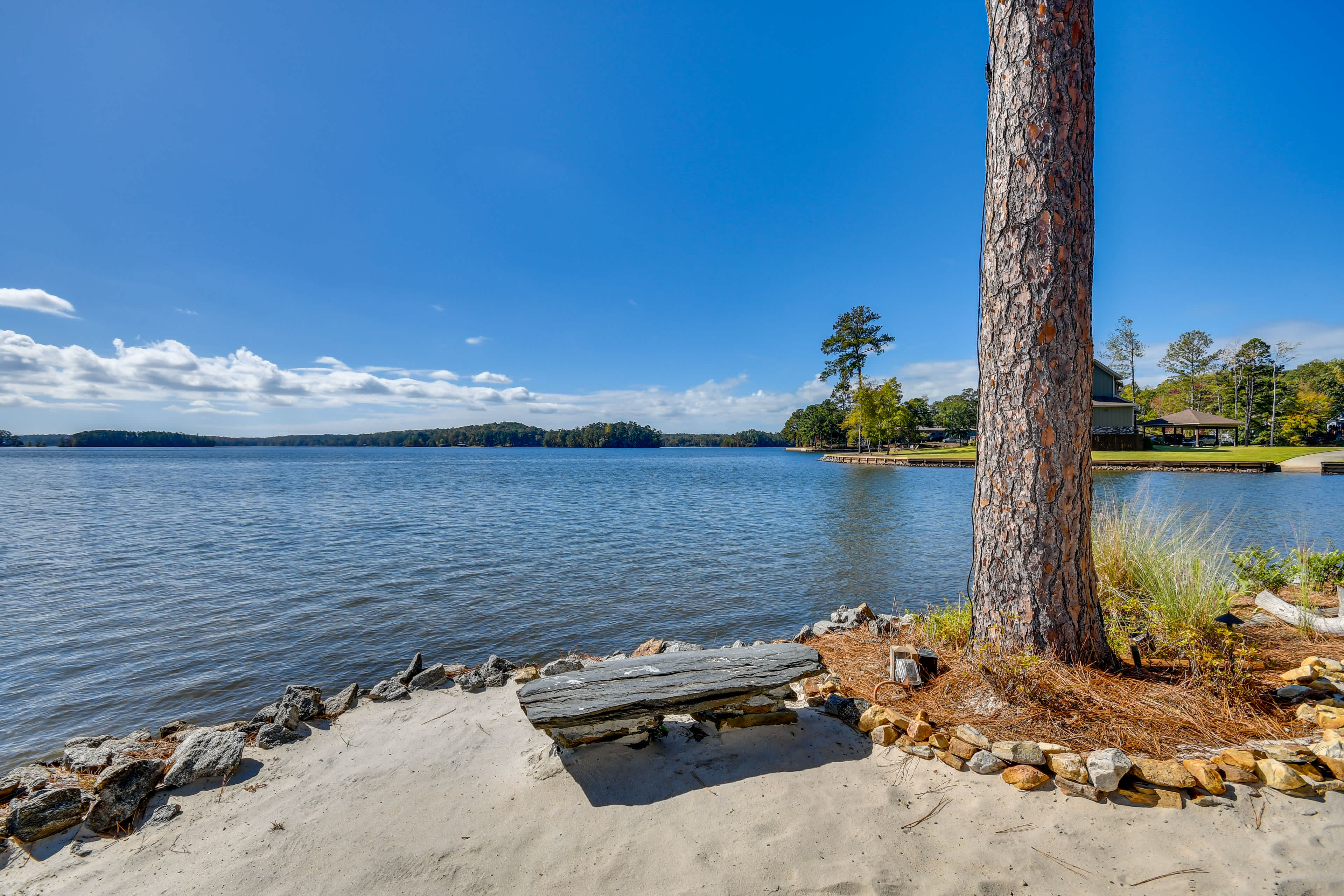 Lake Martin Retreat w/ Beach, Boat Dock + Fire Pit Jacksons' Gap, AL