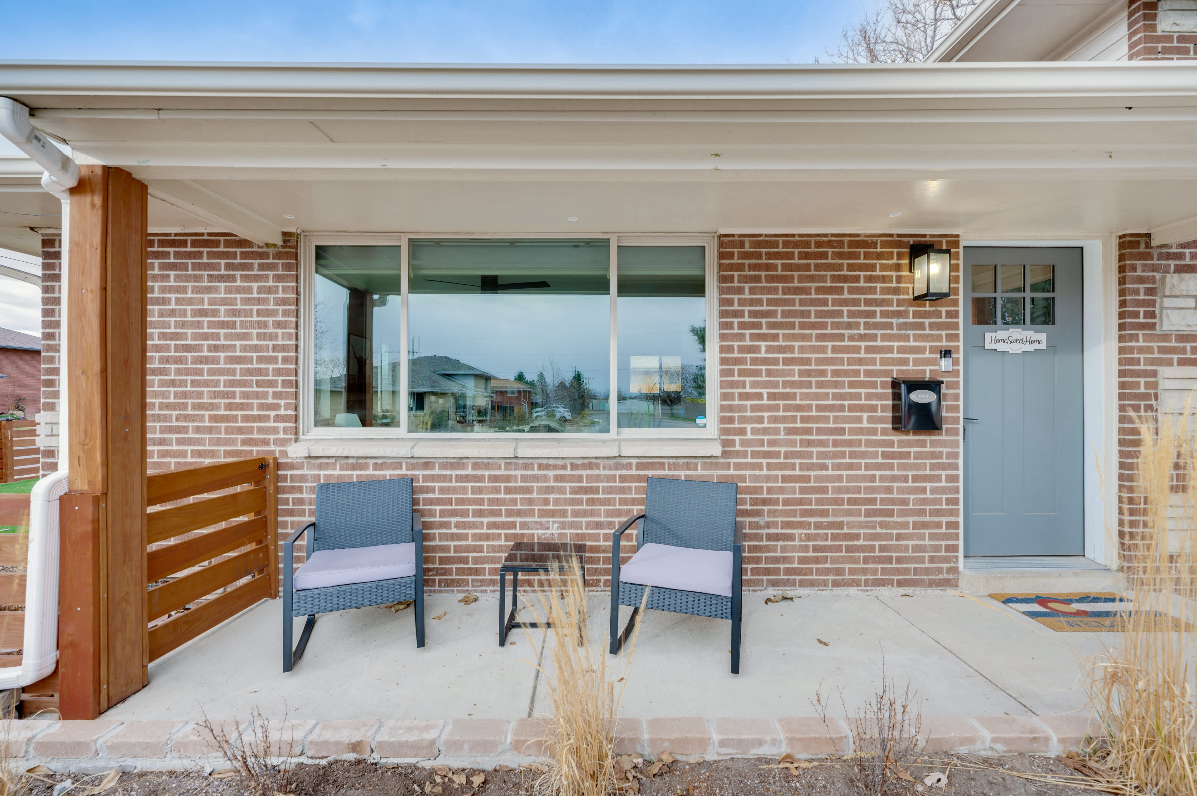 DogFriendly Colorado Retreat w/ FencedIn Yard! Arvada, CO Evolve