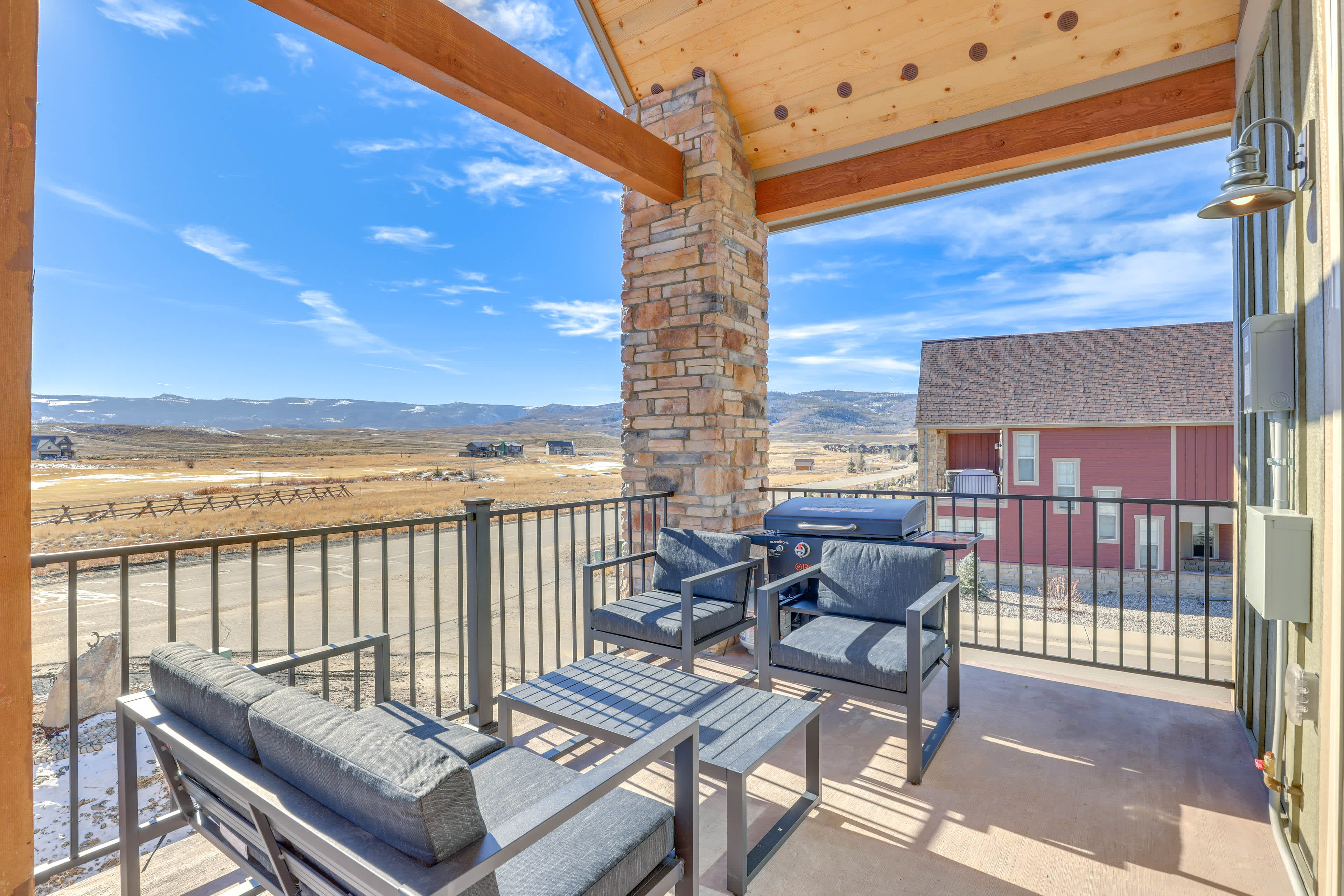 Spacious Colorado Abode Hot Tub & Mountain Views Granby, CO Evolve