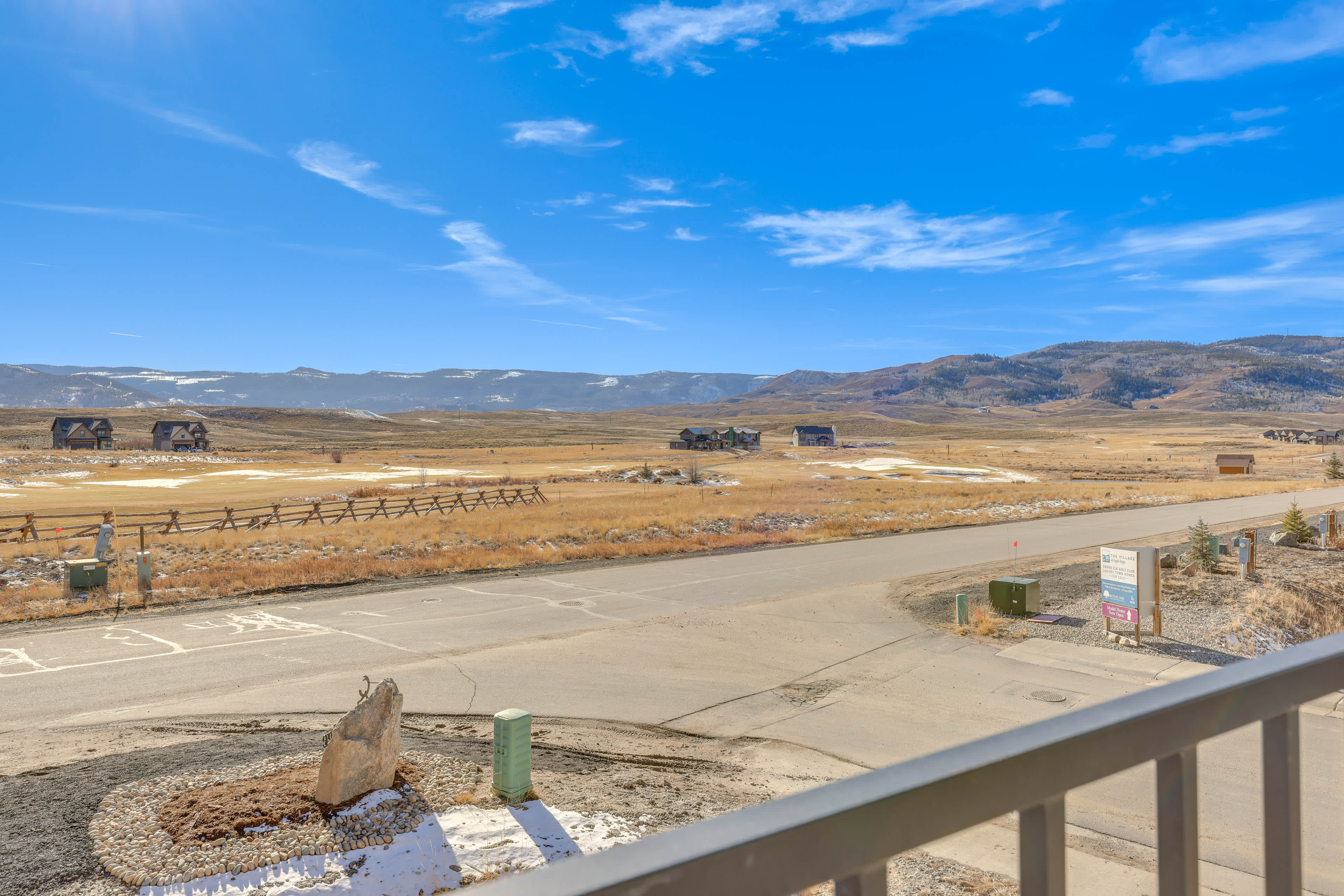 Spacious Colorado Abode Hot Tub & Mountain Views Granby, CO Evolve