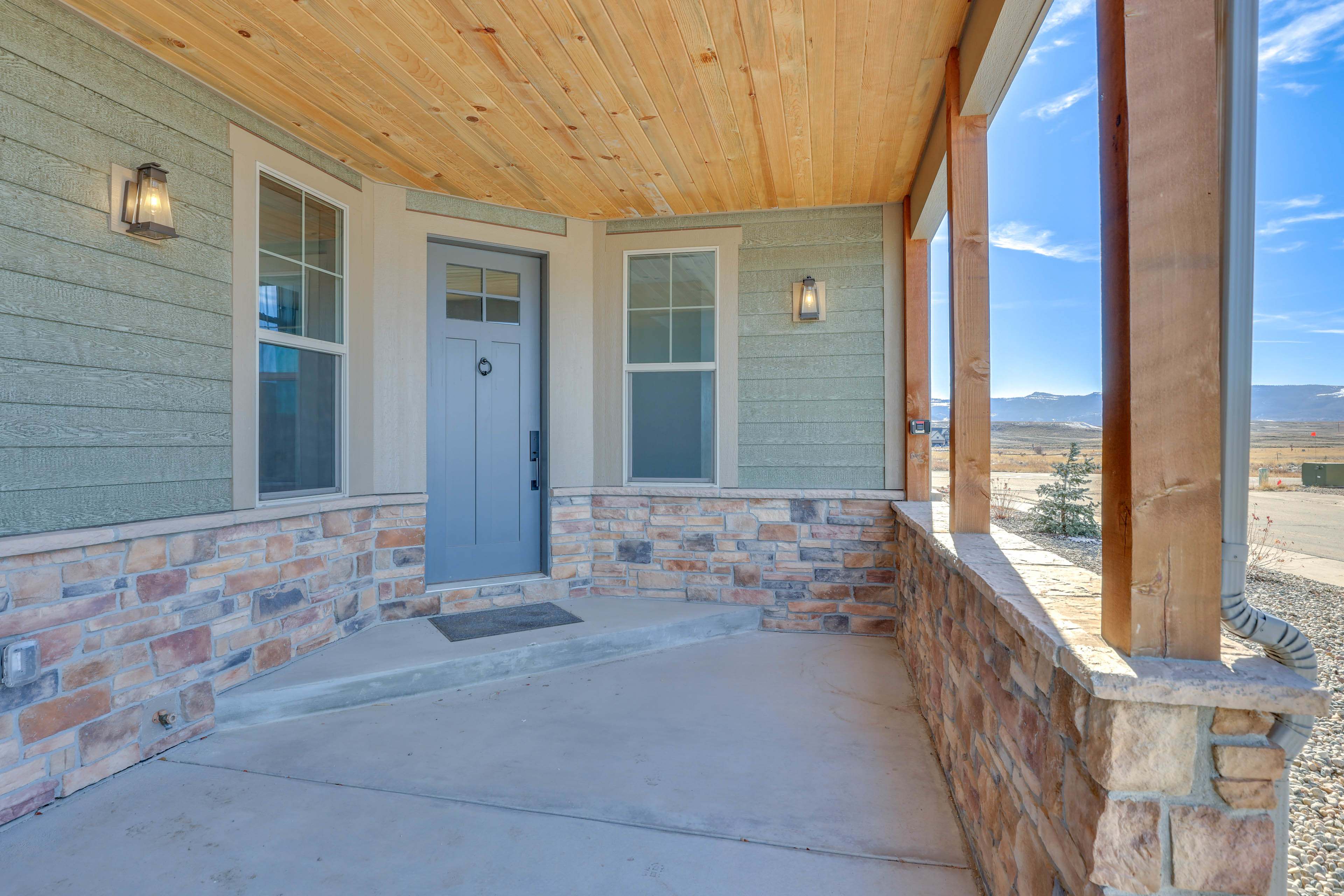 Spacious Colorado Abode Hot Tub & Mountain Views Granby, CO Evolve