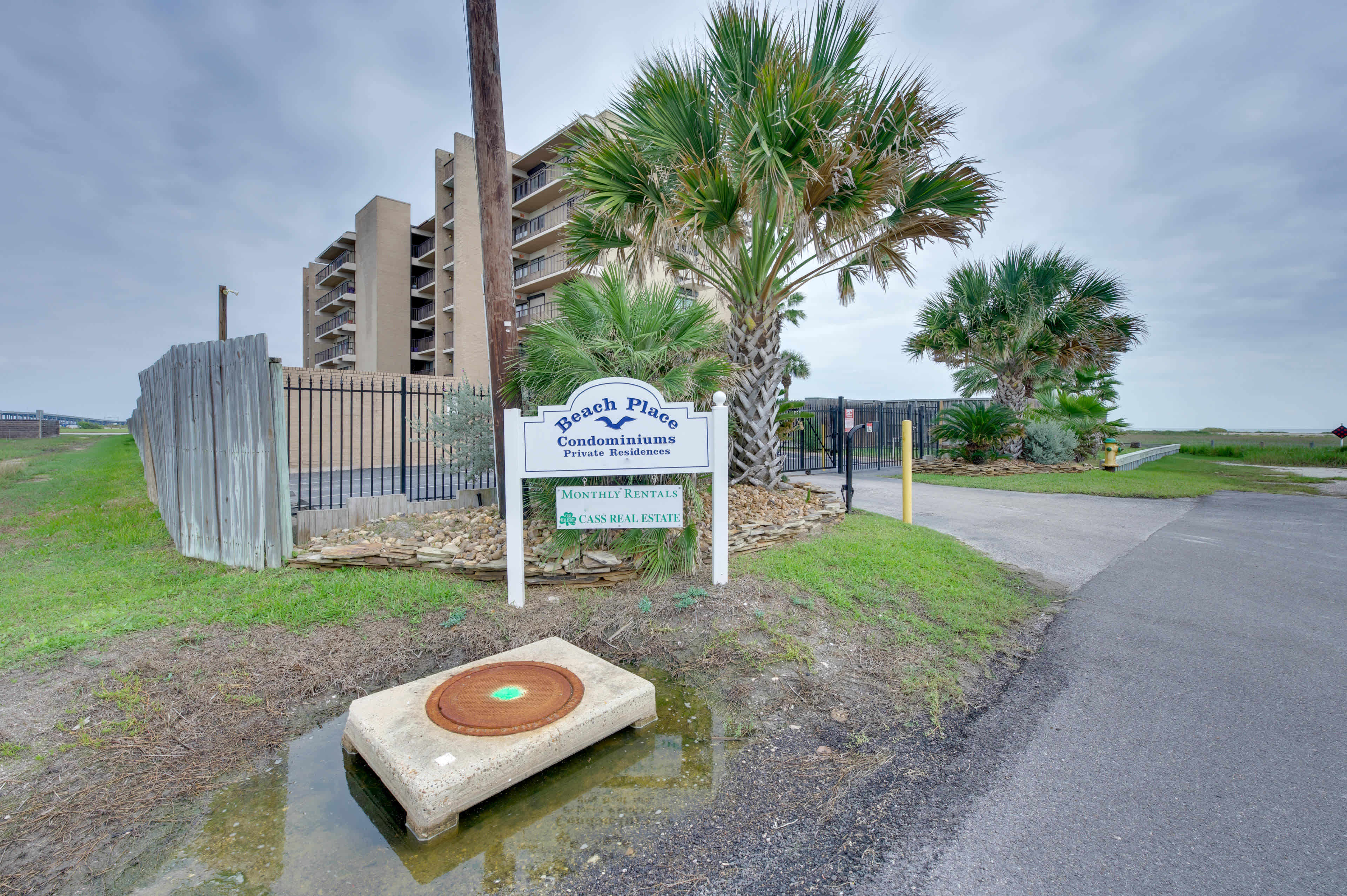 Beachy Corpus Christi Condo Walk to Oceanfront Evolve