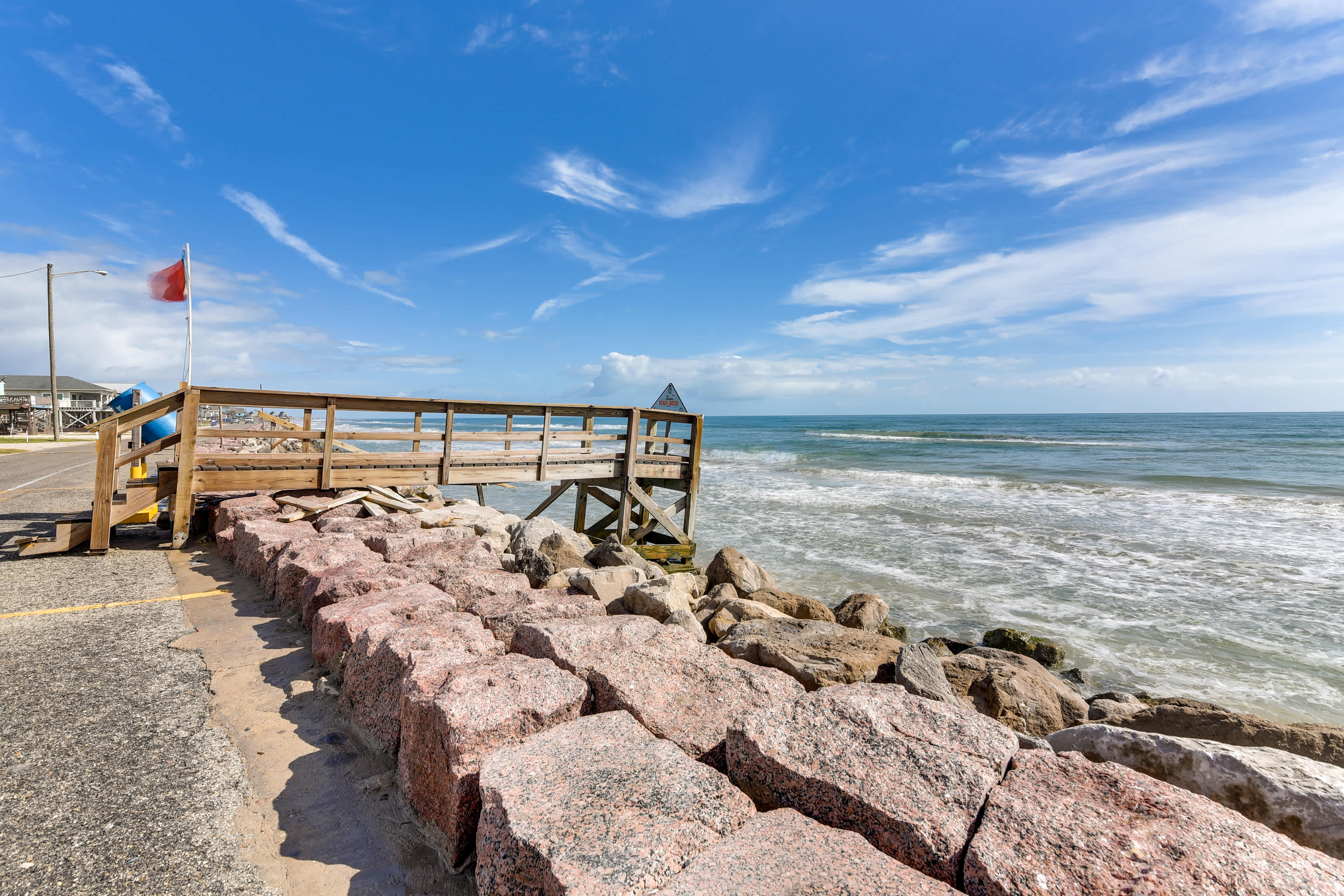 PetFriendly Freeport Beach House w/ Covered Patio Evolve