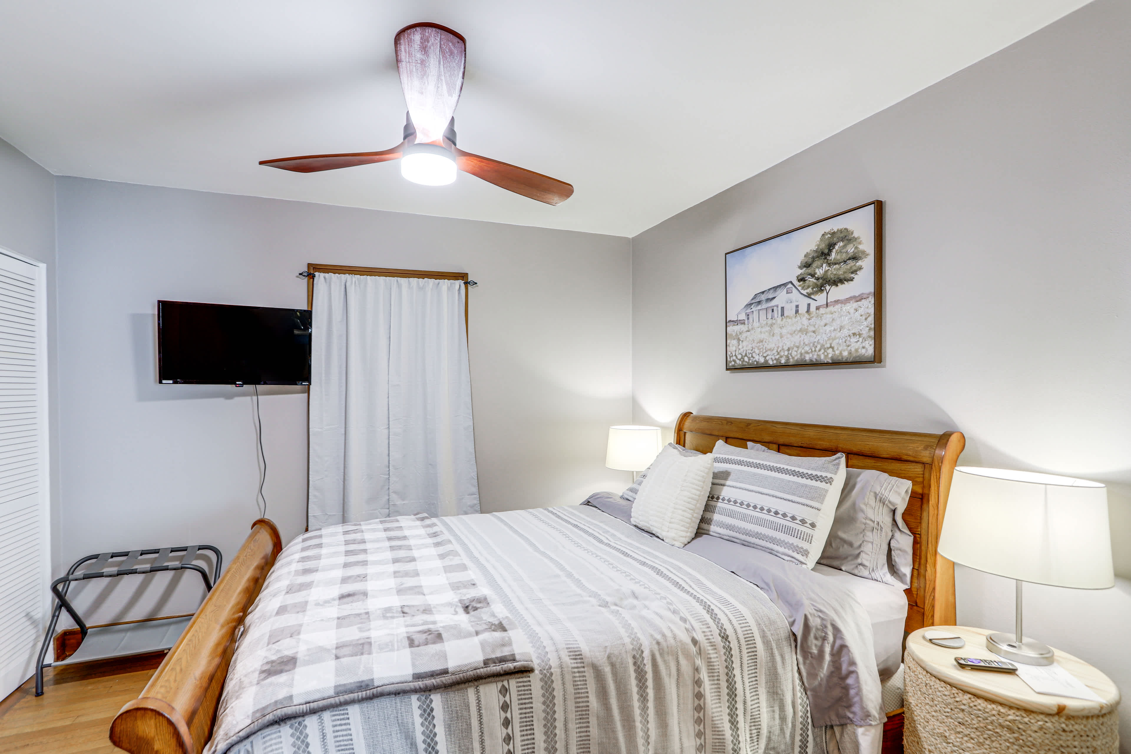 Cozy Tiffin House w/ Private Pool 1 Mi to Town! Evolve