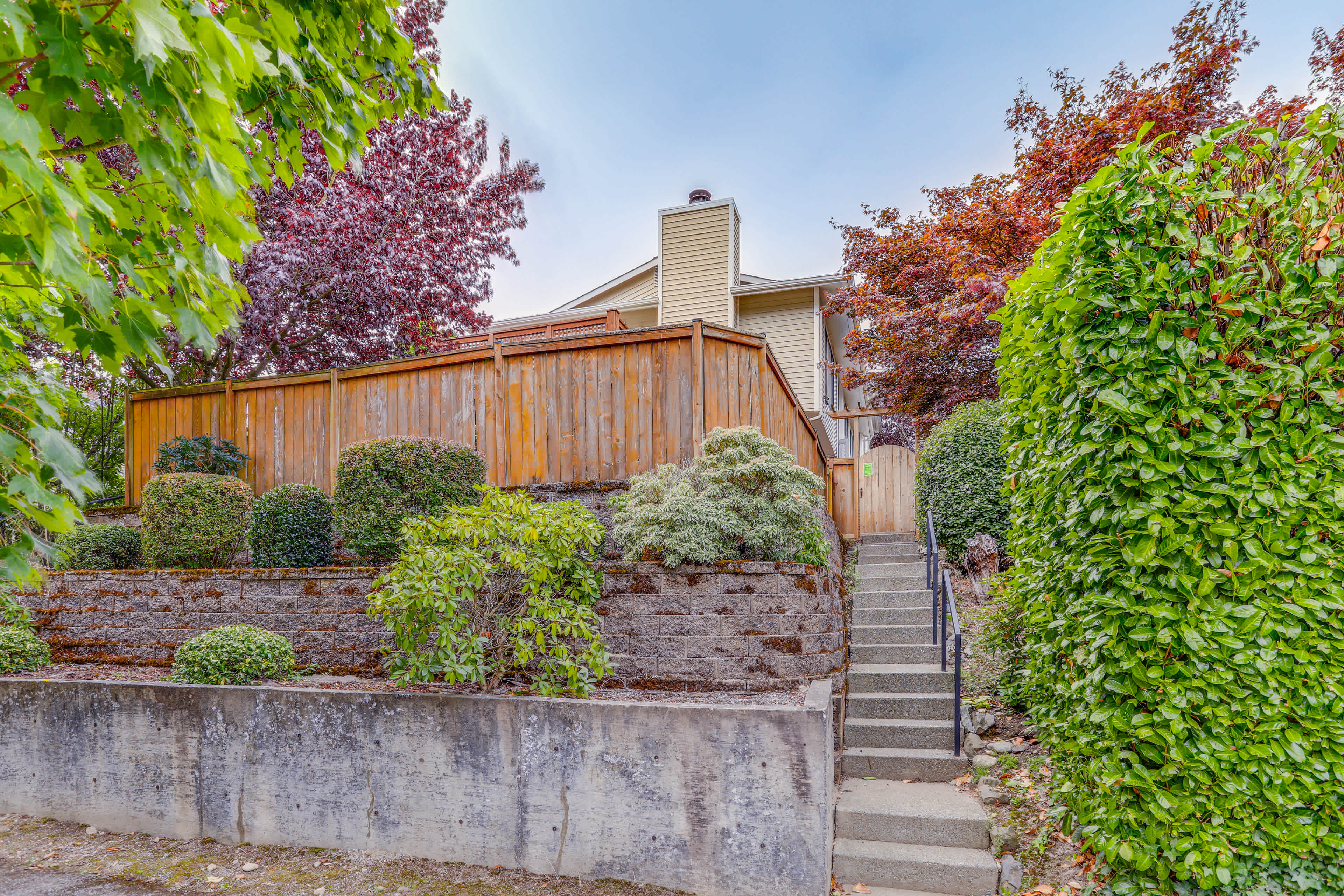 PetFriendly Apt 7 Mi to Downtown Seattle! Evolve