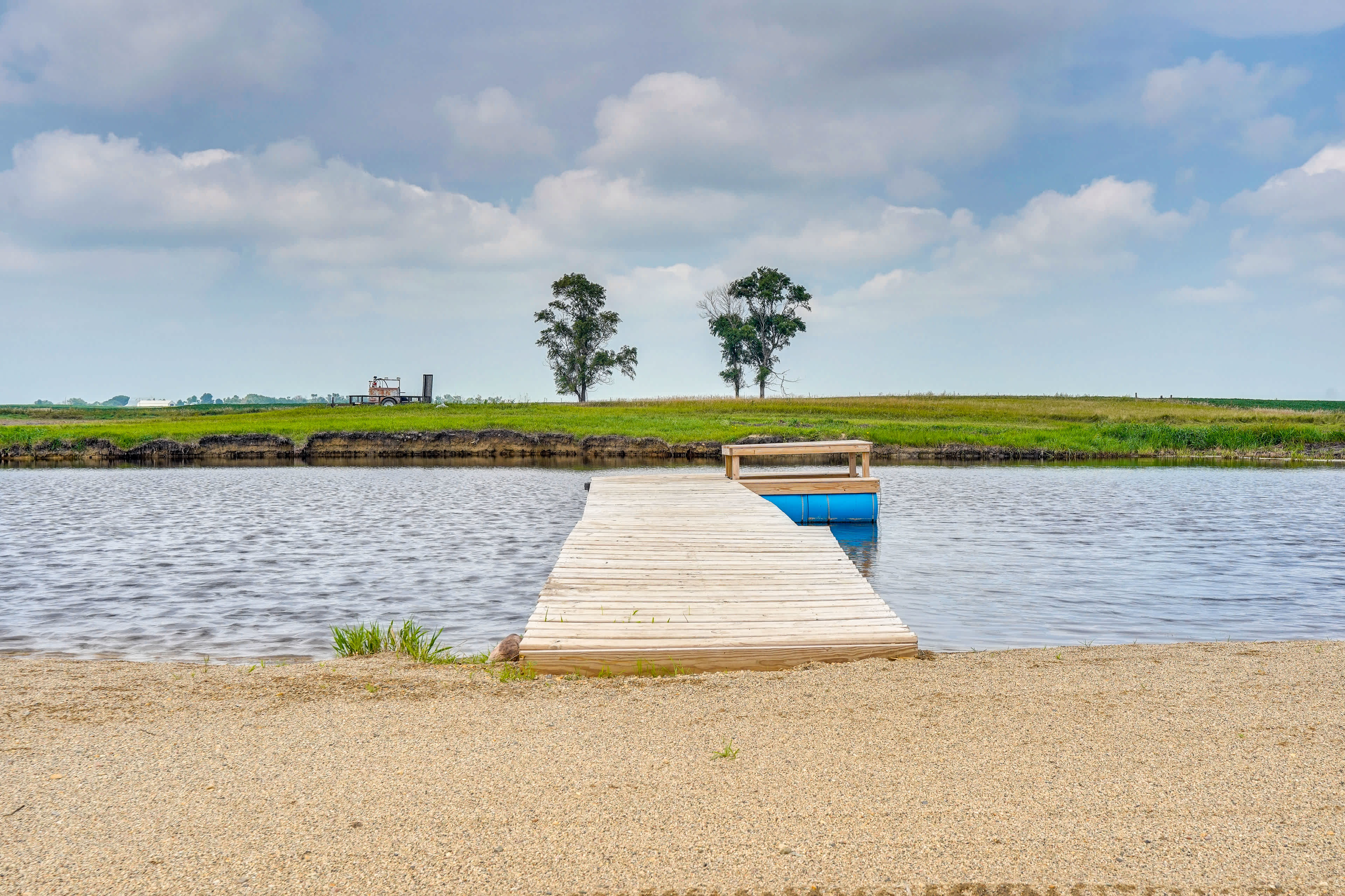 Hunter's Retreat in South Dakota Patio, Fire Pit Fedora, SD Evolve