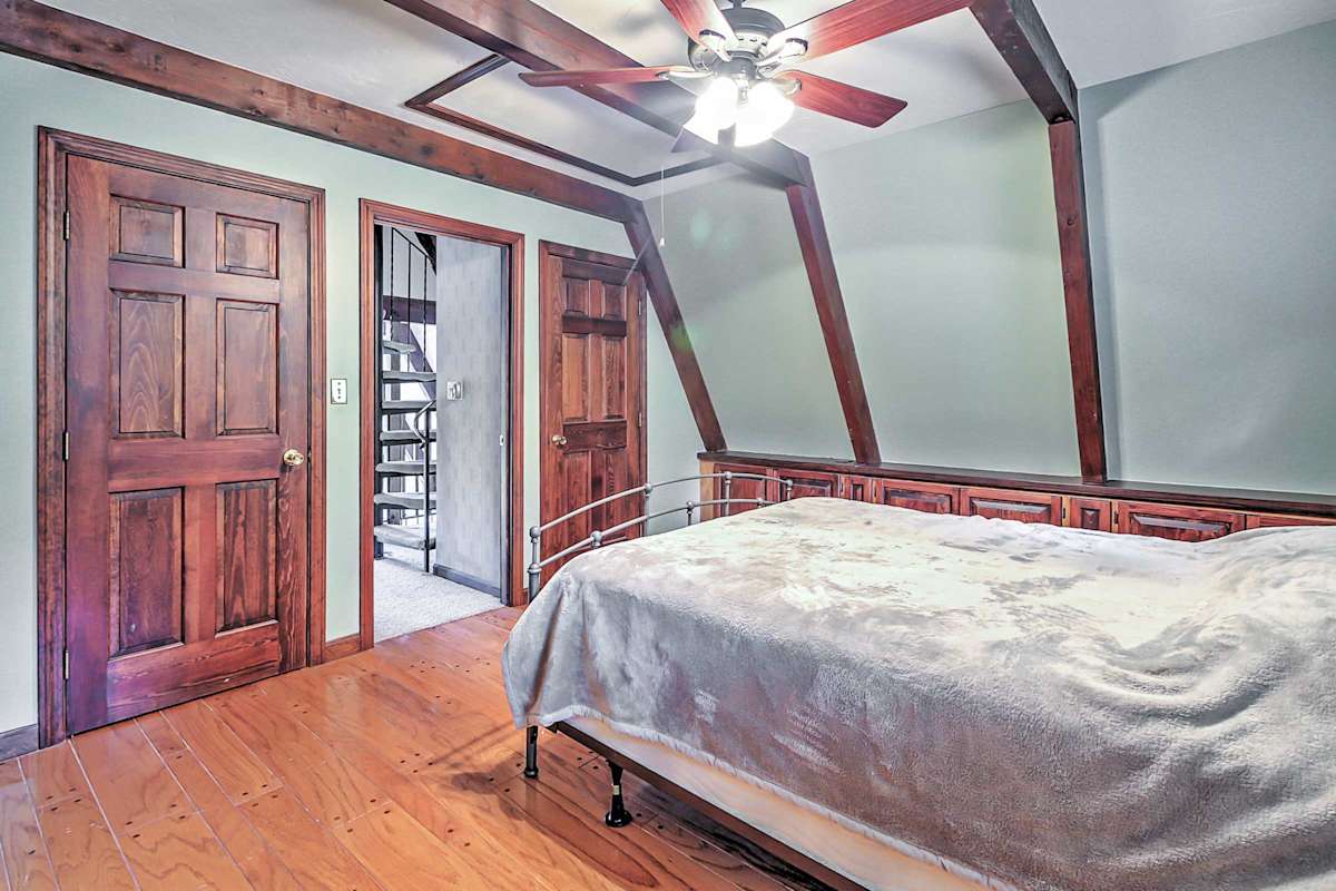 Cozy AFrame Center Barnstead House on Locke Lake!