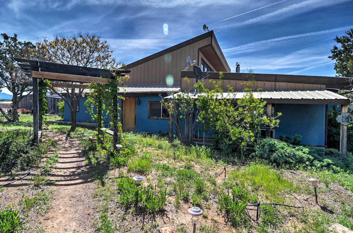 Chic Santa Fe Home at Dream Catcher Retreat Center