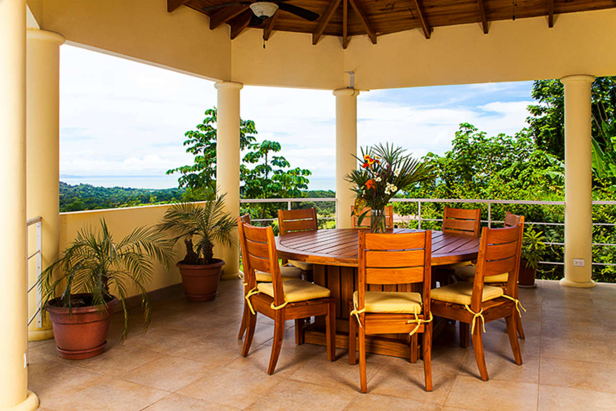 Spacious Ojochal House Ocean View & Private Pool!