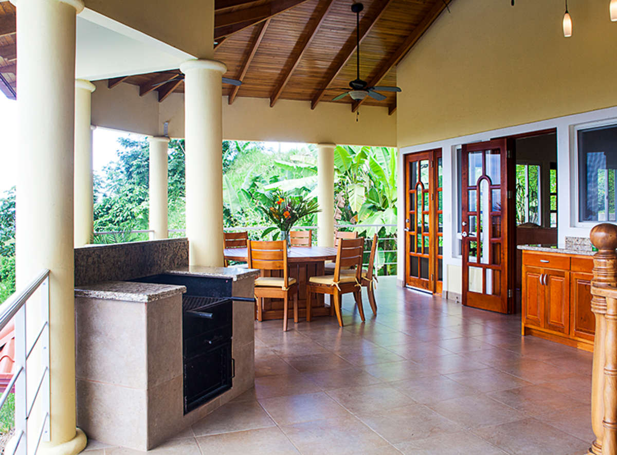 Spacious Ojochal House Ocean View & Private Pool!