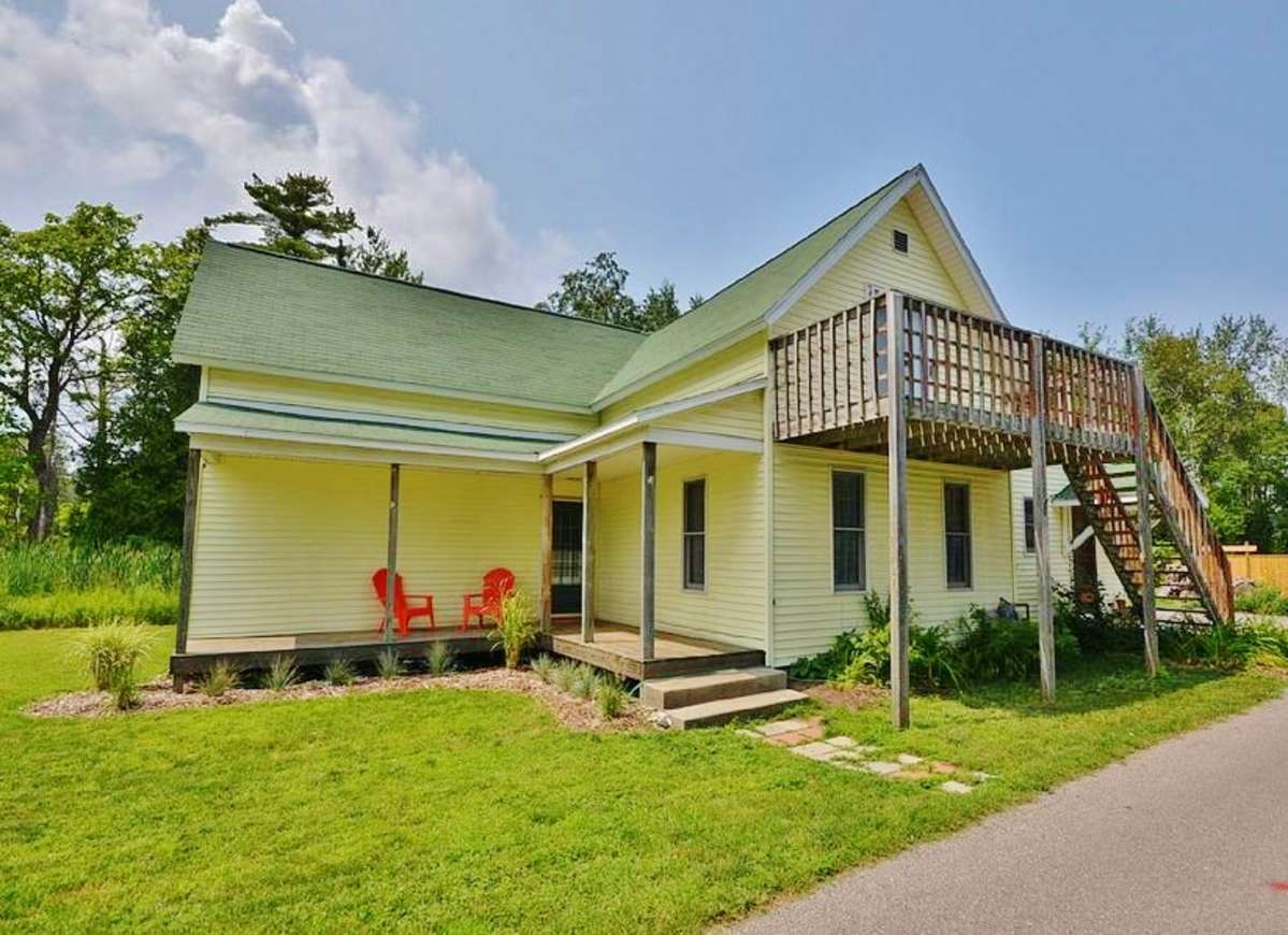 'Schooner House' Traverse City Cottage w/Deck!