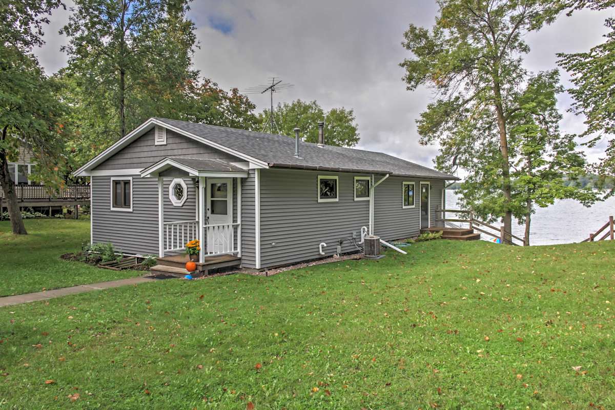 3br Alexandria Home W 100 Foot Beach On Lake Mary