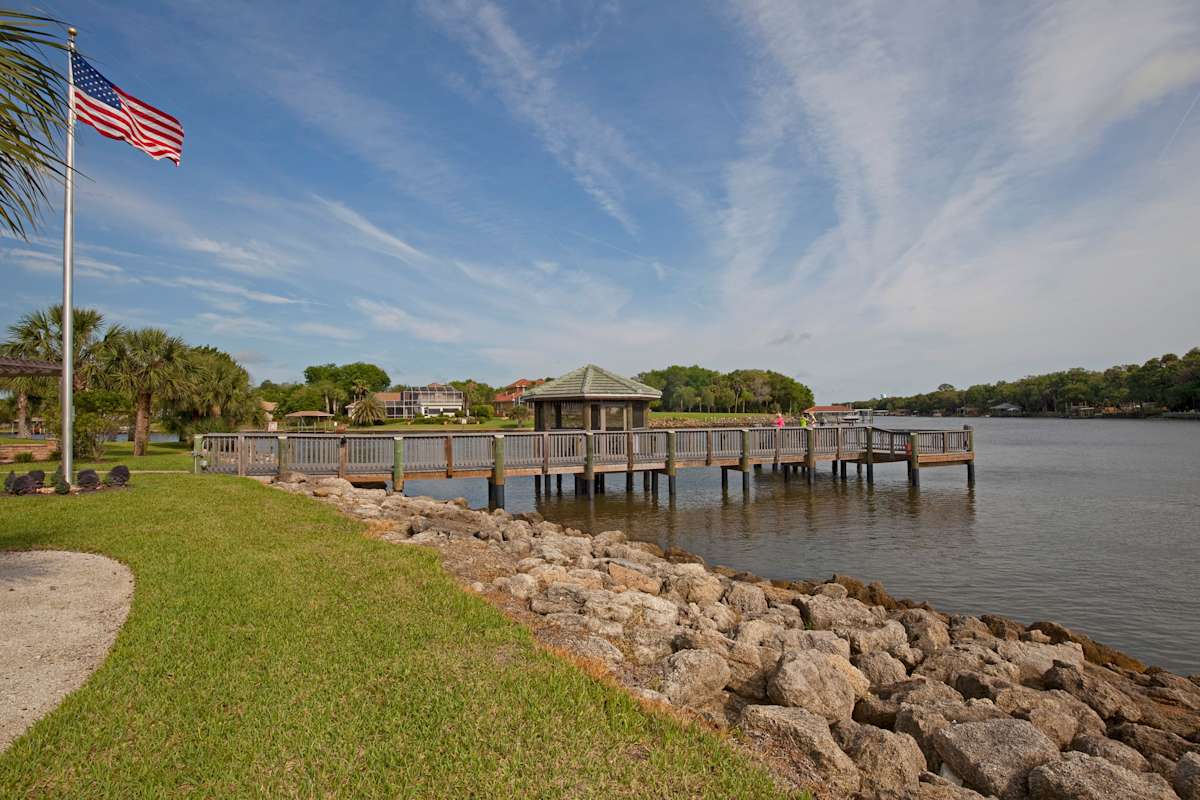 Palm Coast Condo w/Private Lanai & Lake Views!