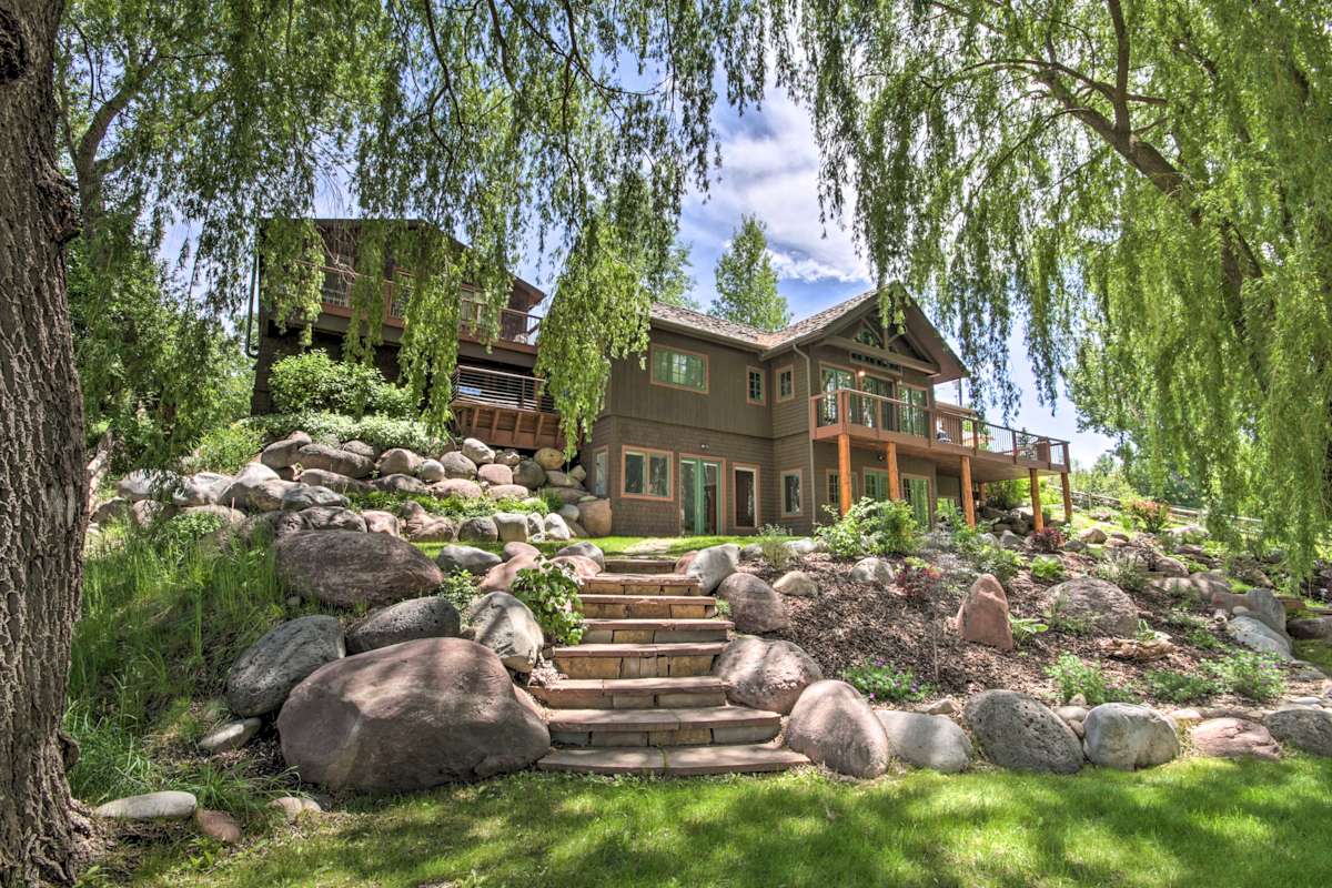 'River's Edge' 6BR Glenwood Home w/Private Hot Tub