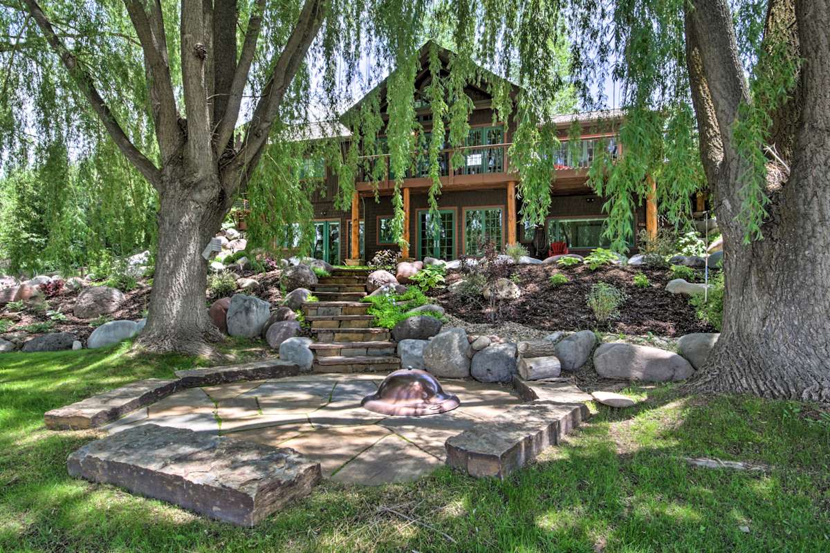 'River's Edge' 6BR Glenwood Home w/Private Hot Tub