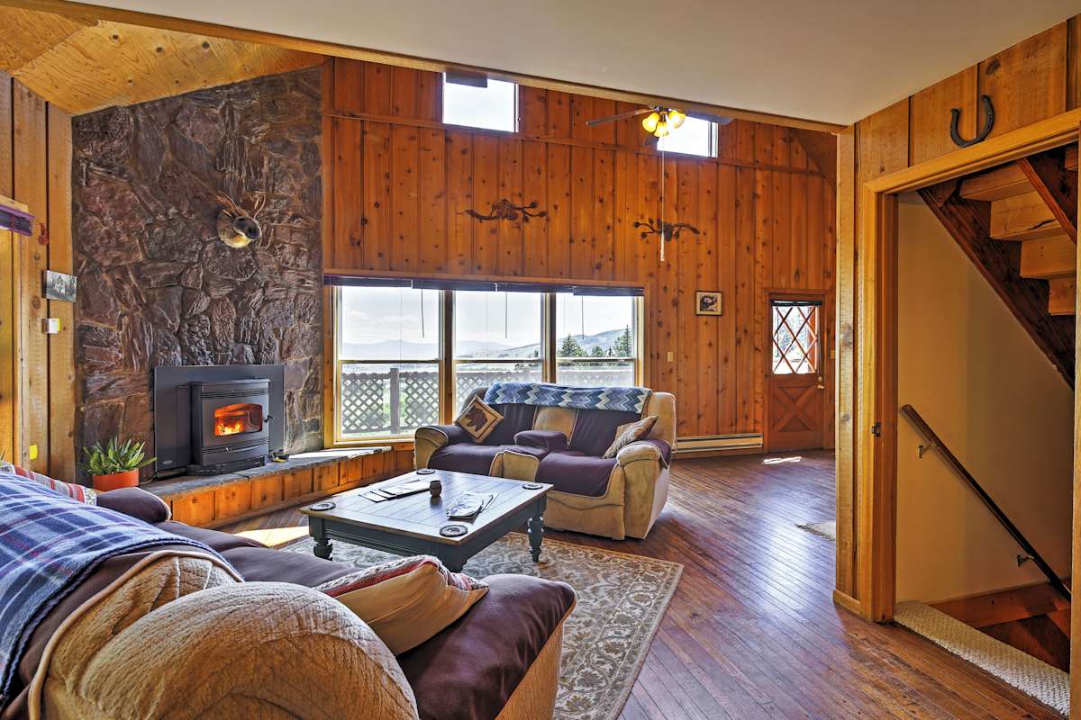 Gore Pass Kremmling Cabin w/ Hot Tub + Mtn Views!