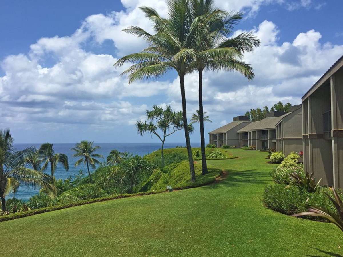 Beachfront Princeville Condo w/ Bali Hai Views!