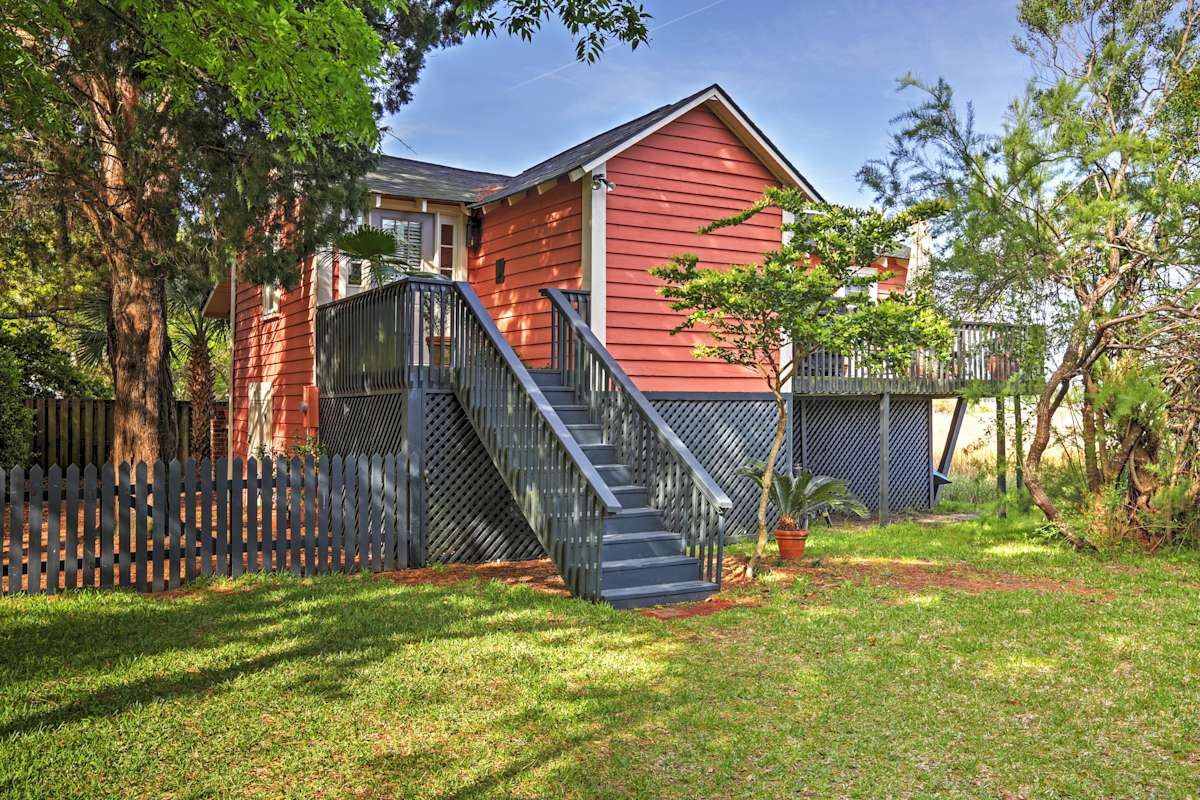 Captivating 1BR Mt Pleasant Cottage in Old Village